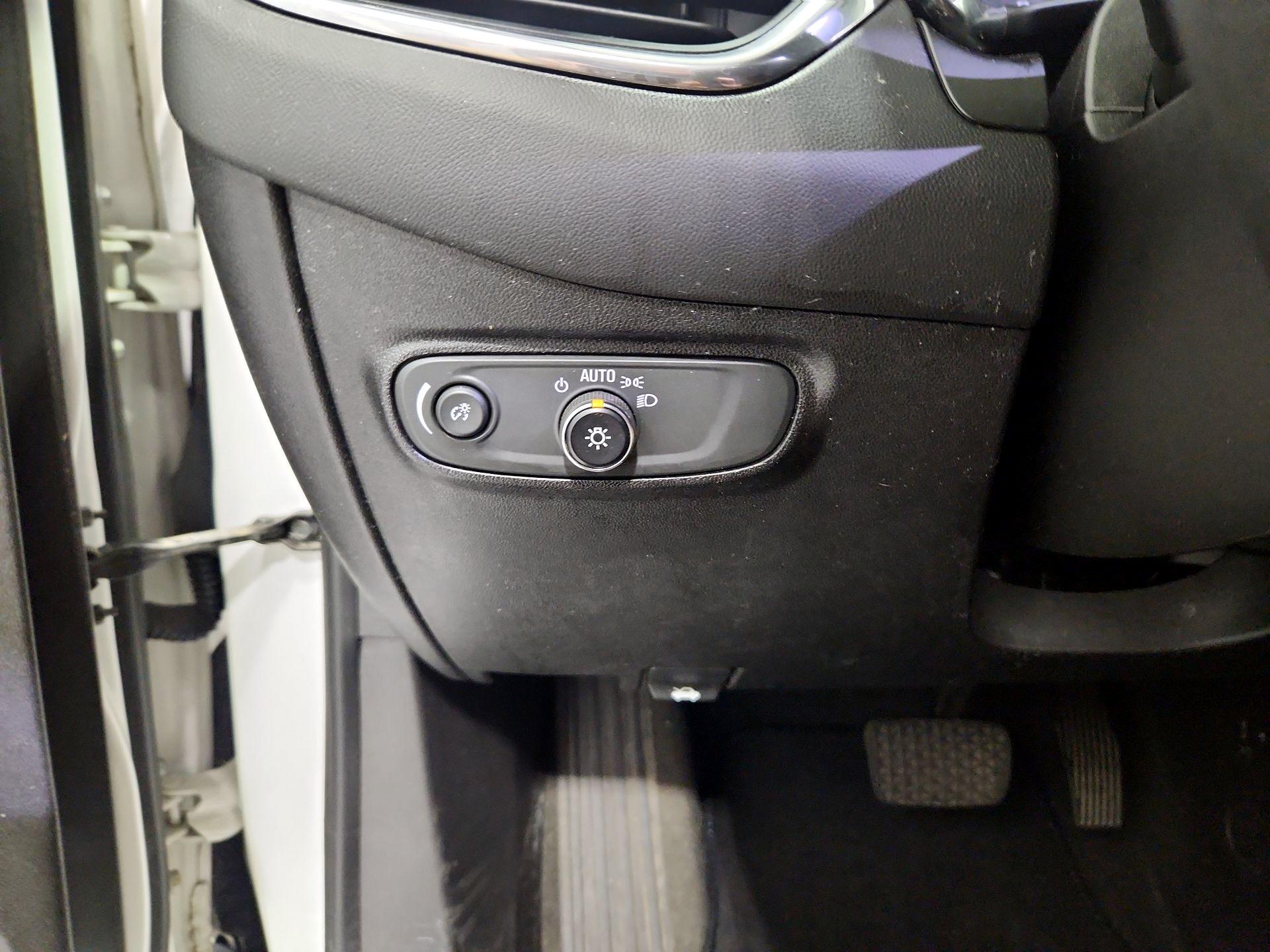 Thumbnail: 2018 Chevrolet Equinox - 13