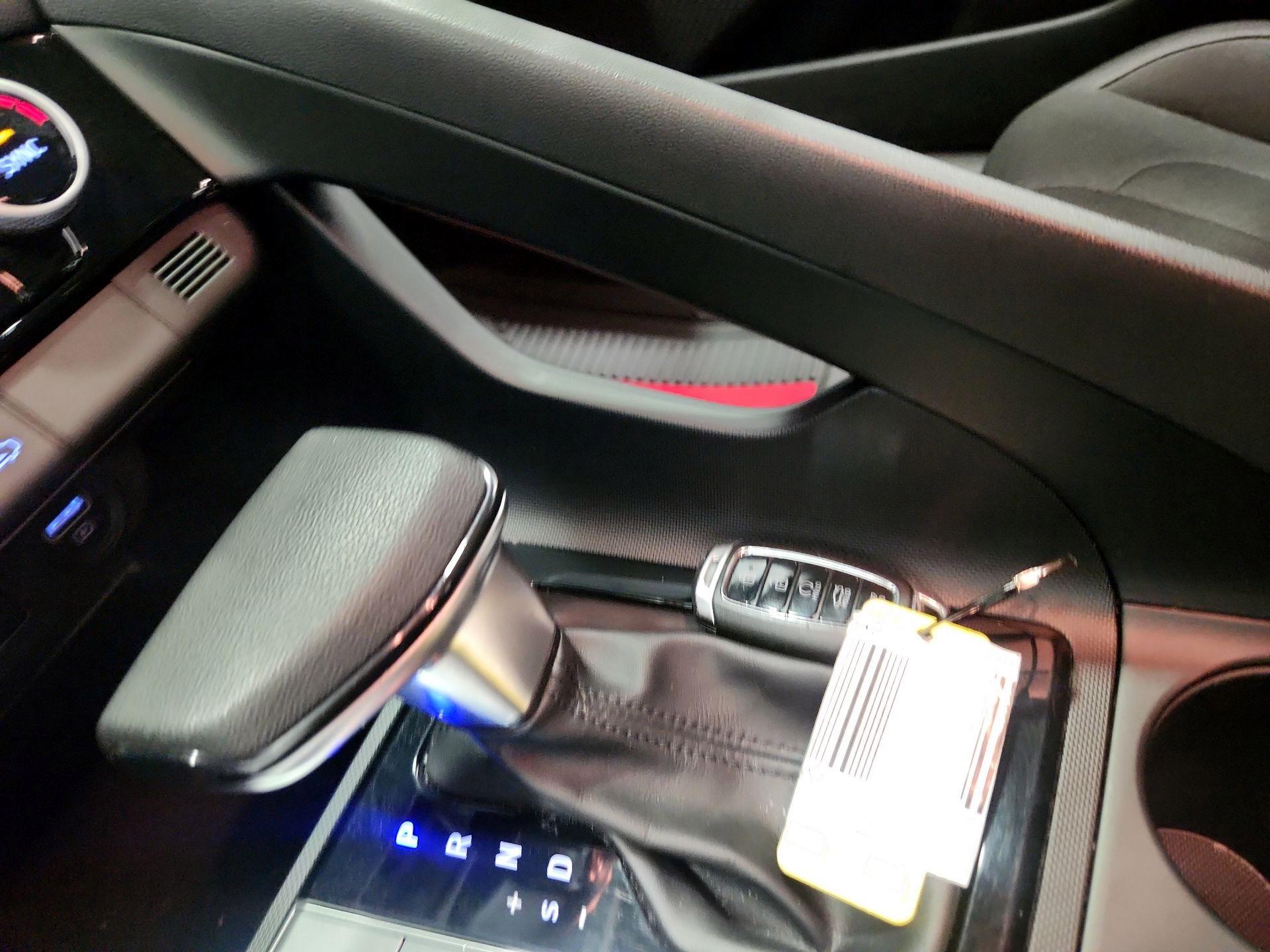 Thumbnail: 2021 Hyundai Elantra - 17