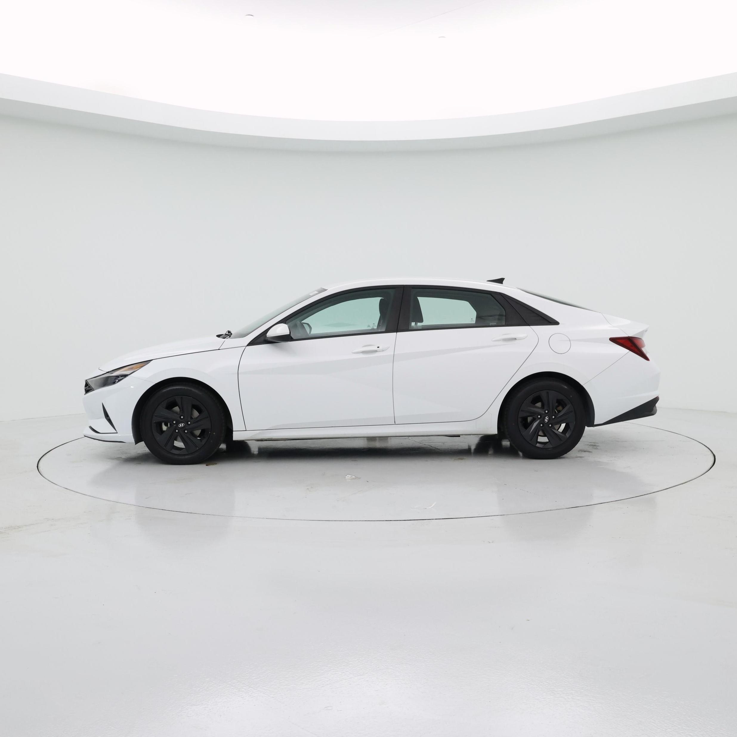 Thumbnail: 2021 Hyundai Elantra - 3