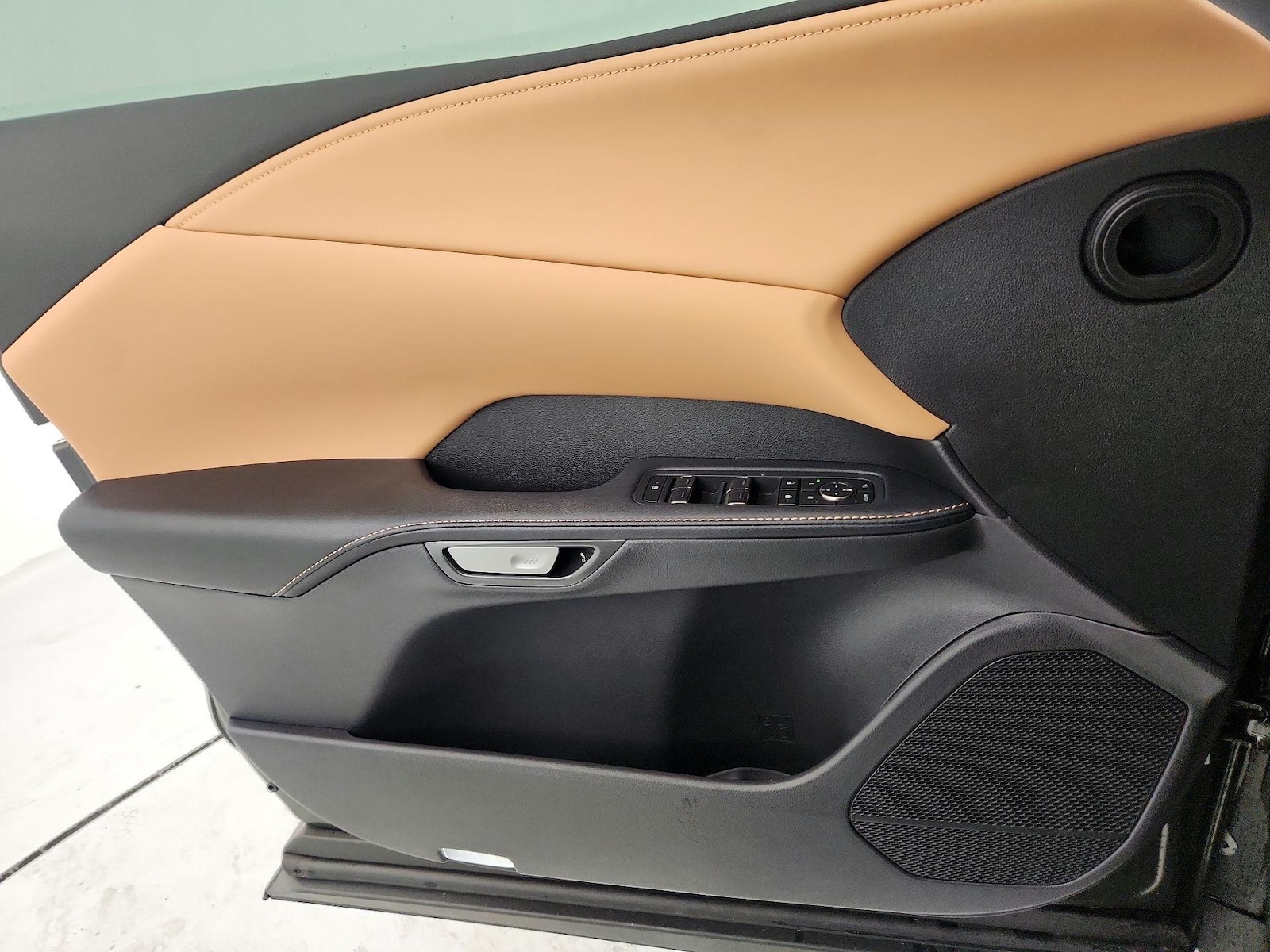 2025 Lexus RX 350 - Photo 13