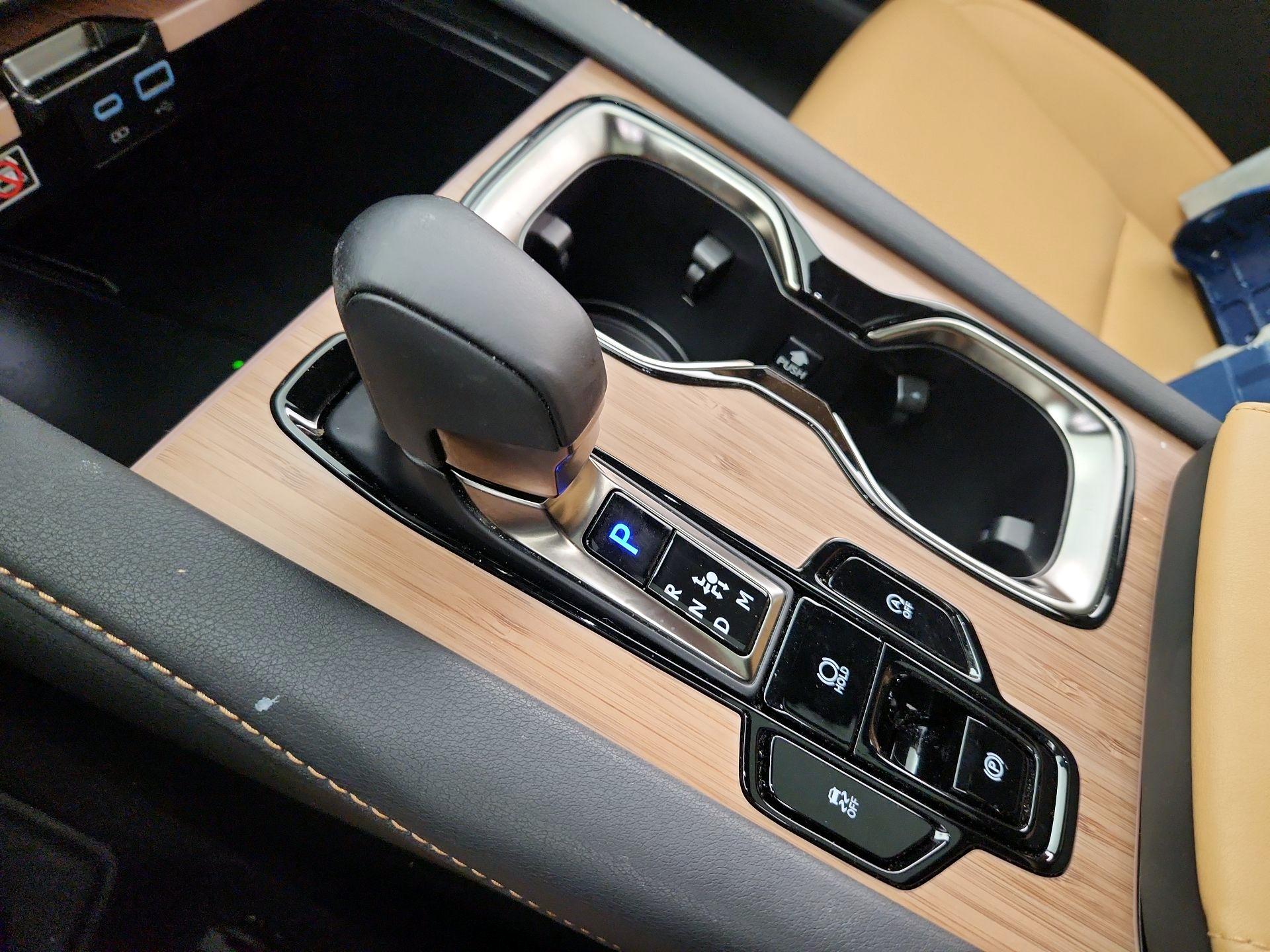 Thumbnail: 2025 Lexus RX - 18