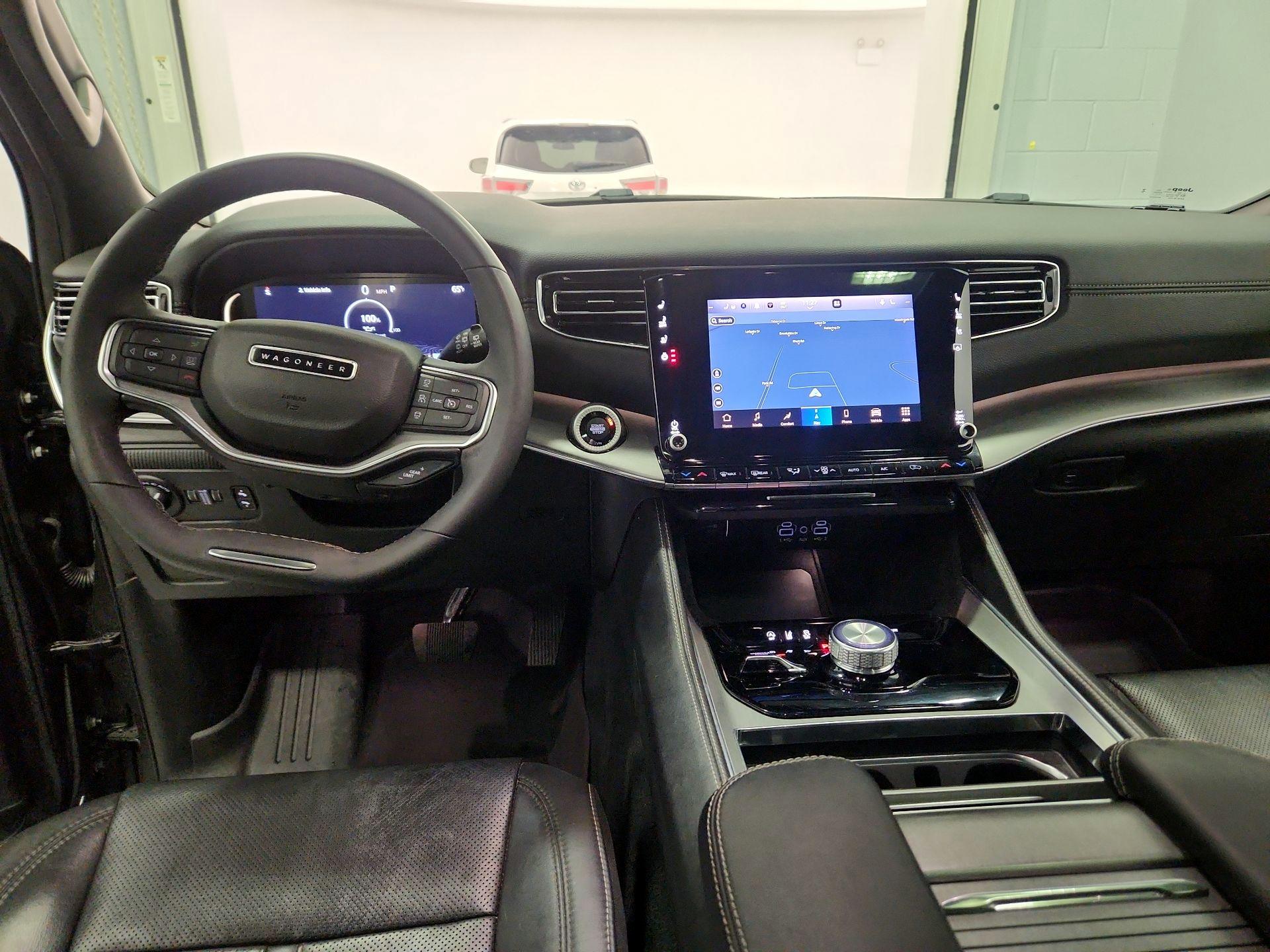 Thumbnail: 2023 Jeep Wagoneer - 9