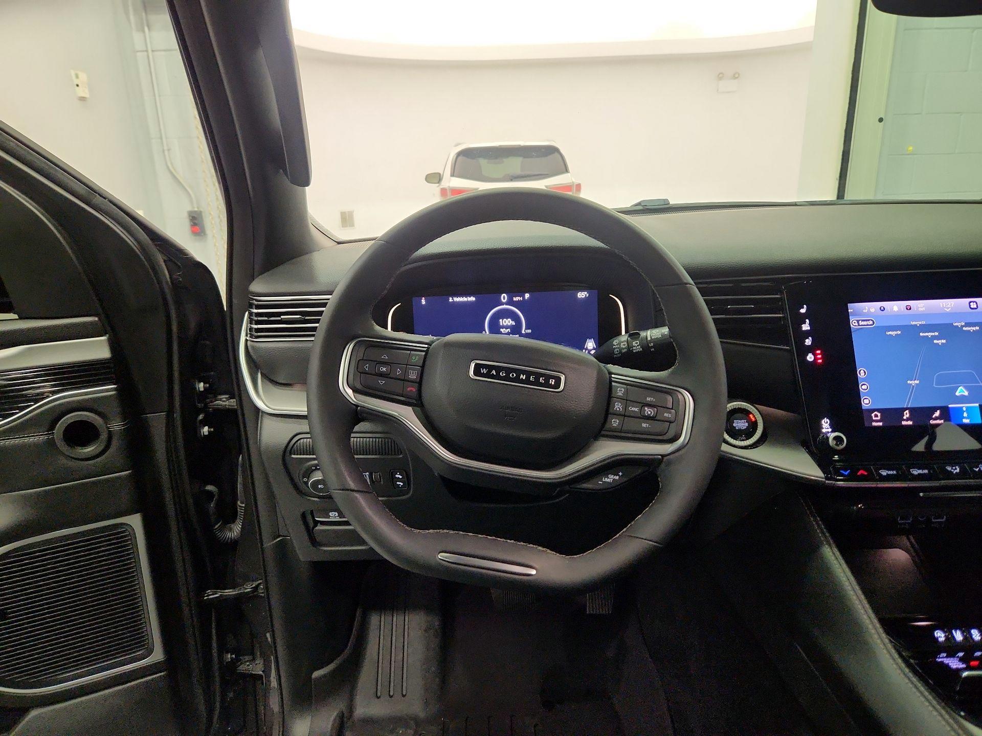 Thumbnail: 2023 Jeep Wagoneer - 10