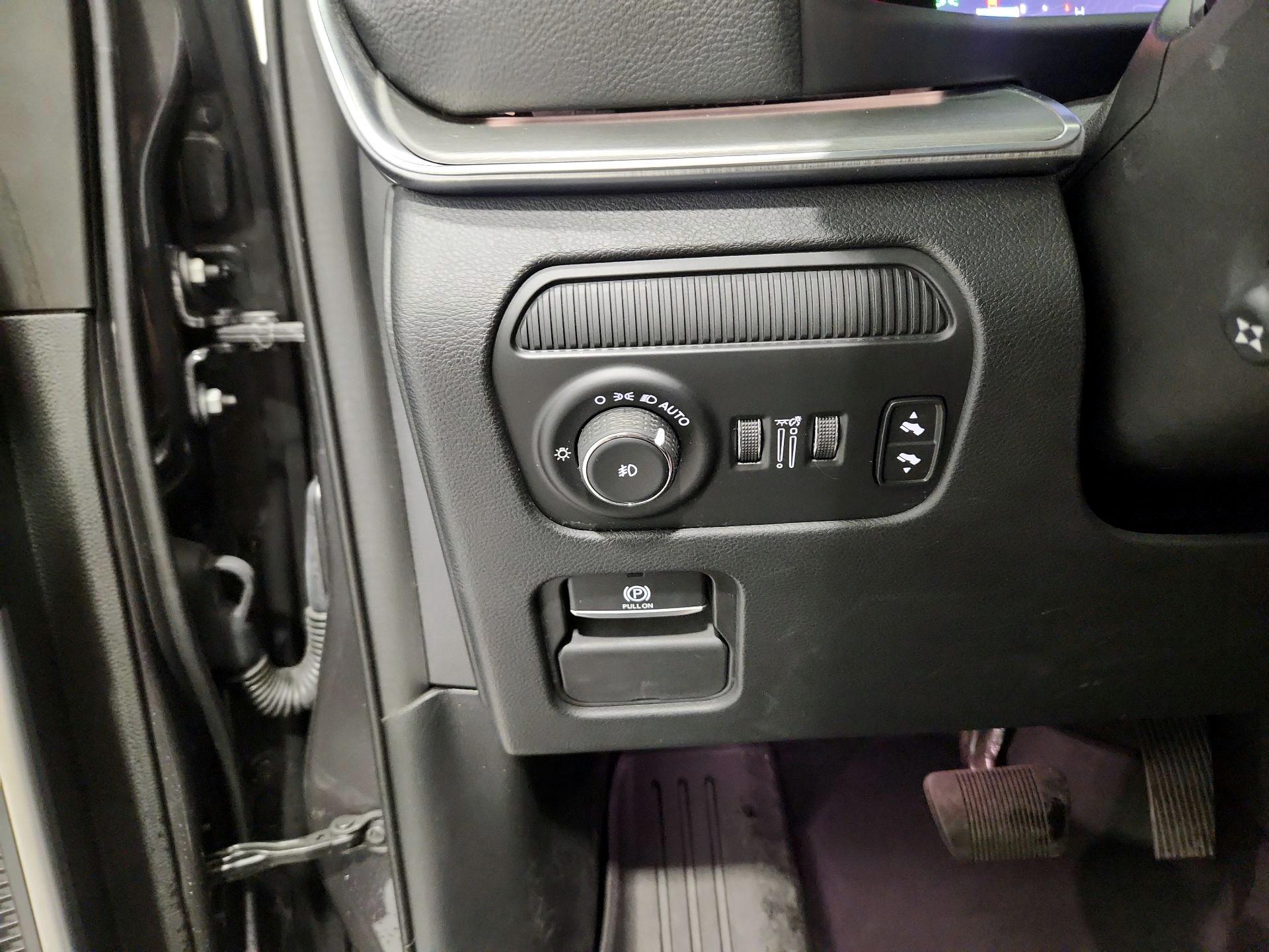 Thumbnail: 2023 Jeep Wagoneer - 13