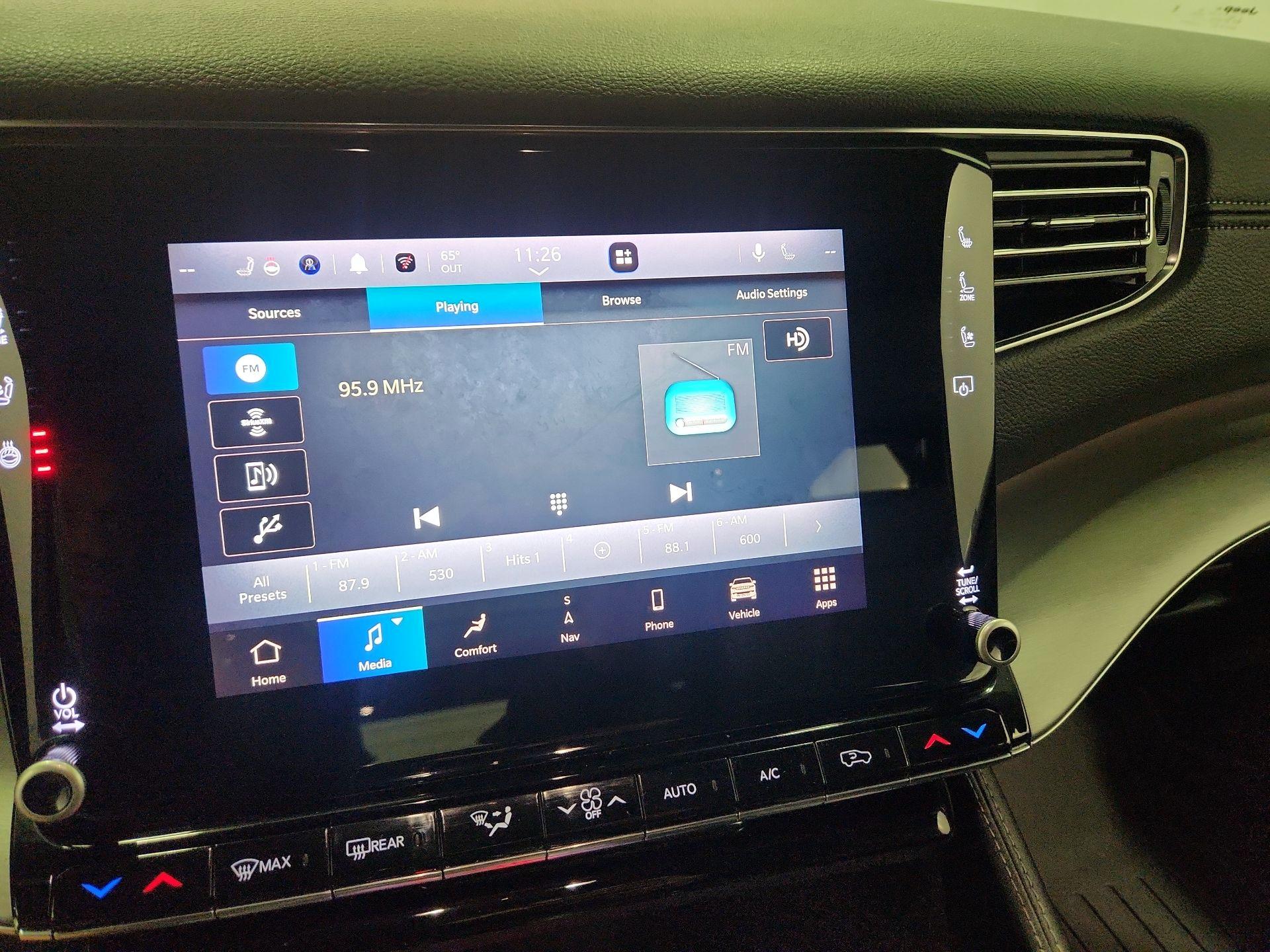 Thumbnail: 2023 Jeep Wagoneer - 16