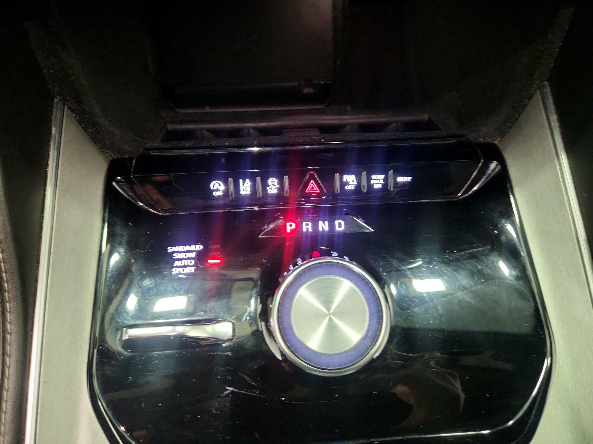 Thumbnail: 2023 Jeep Wagoneer - 18