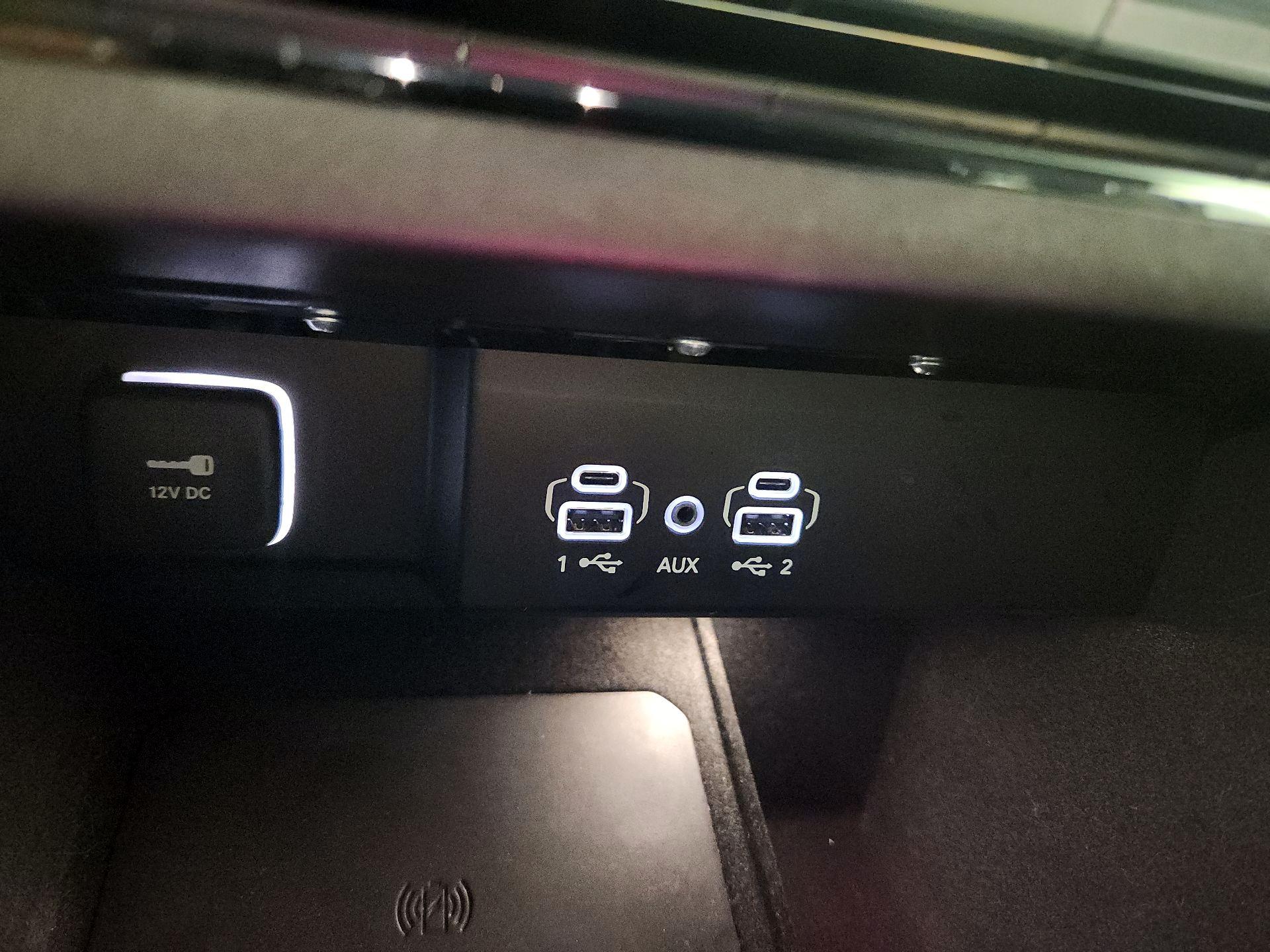 Thumbnail: 2023 Jeep Wagoneer - 19