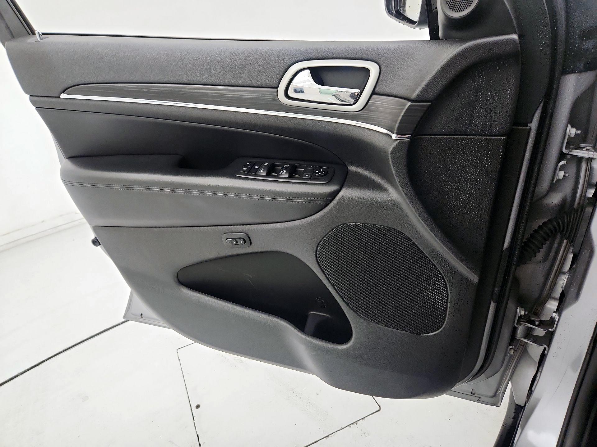 Thumbnail: 2019 Jeep Grand Cherokee - 12