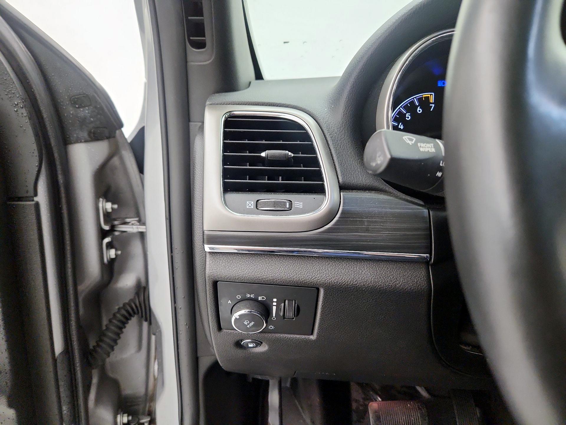 Thumbnail: 2019 Jeep Grand Cherokee - 13