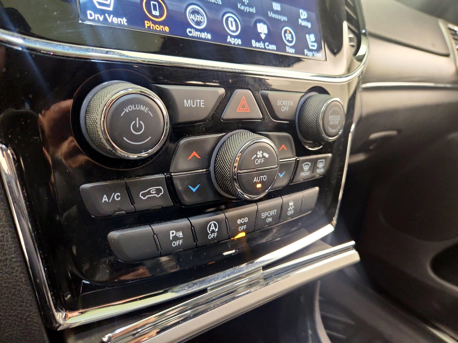 Thumbnail: 2019 Jeep Grand Cherokee - 17