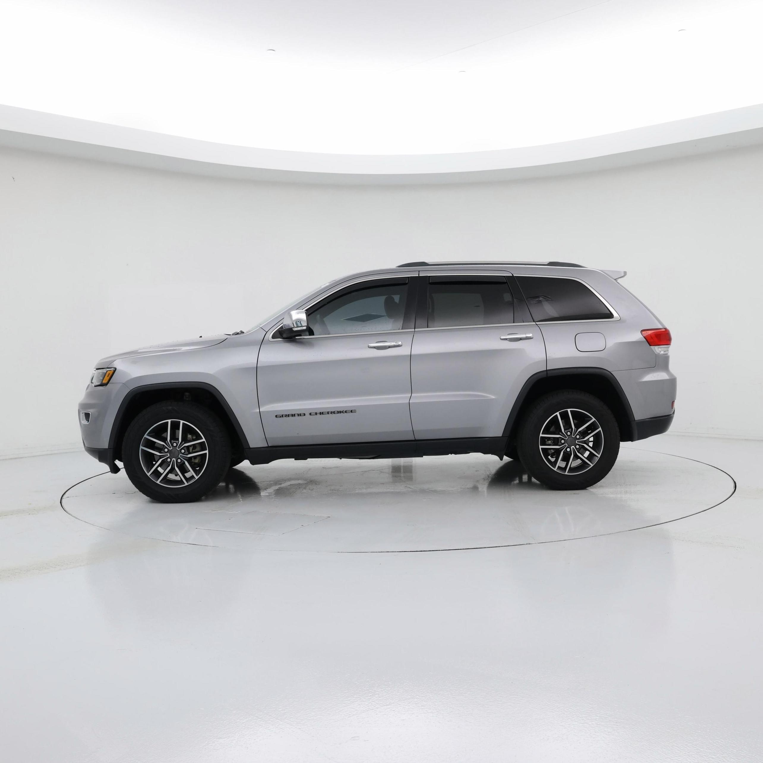 Thumbnail: 2019 Jeep Grand Cherokee - 3