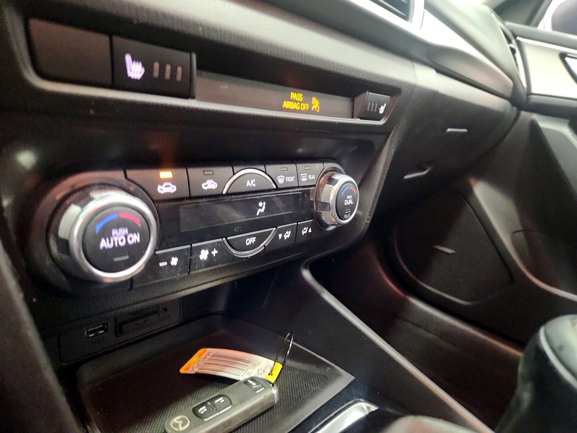 Thumbnail: 2018 Mazda Mazda3 - 16