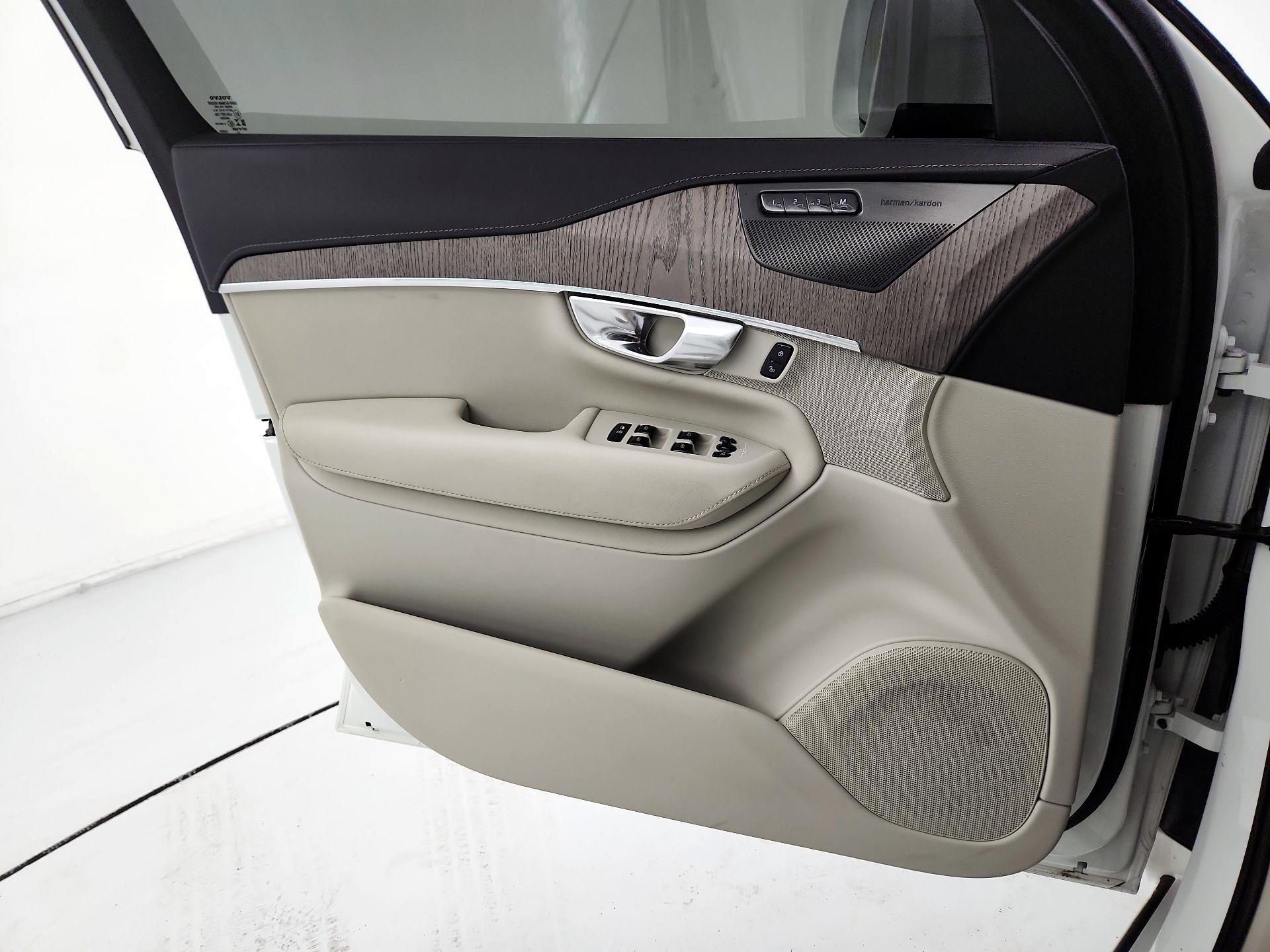 Thumbnail: 2022 Volvo XC90 - 12