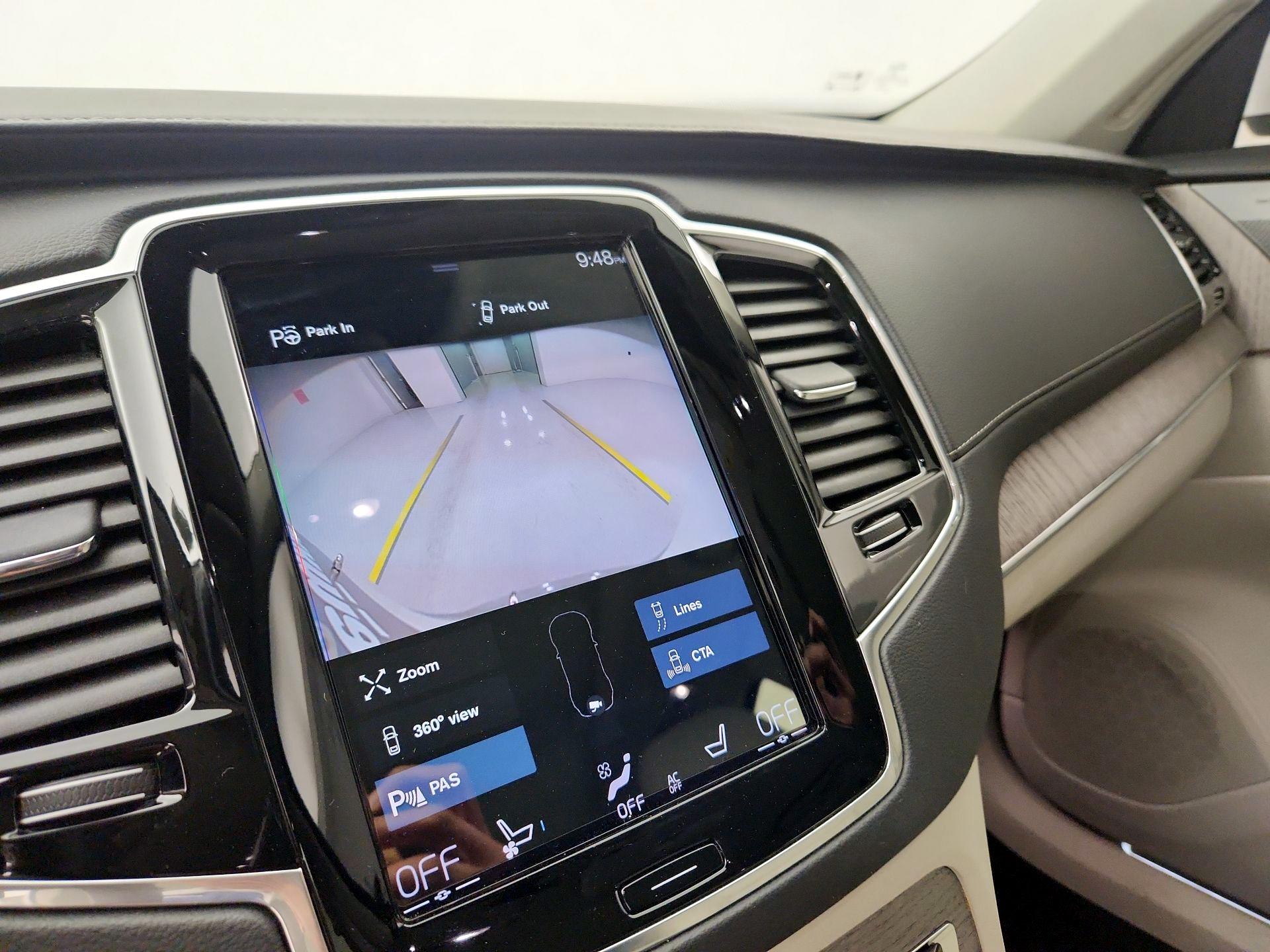 Thumbnail: 2022 Volvo XC90 - 14