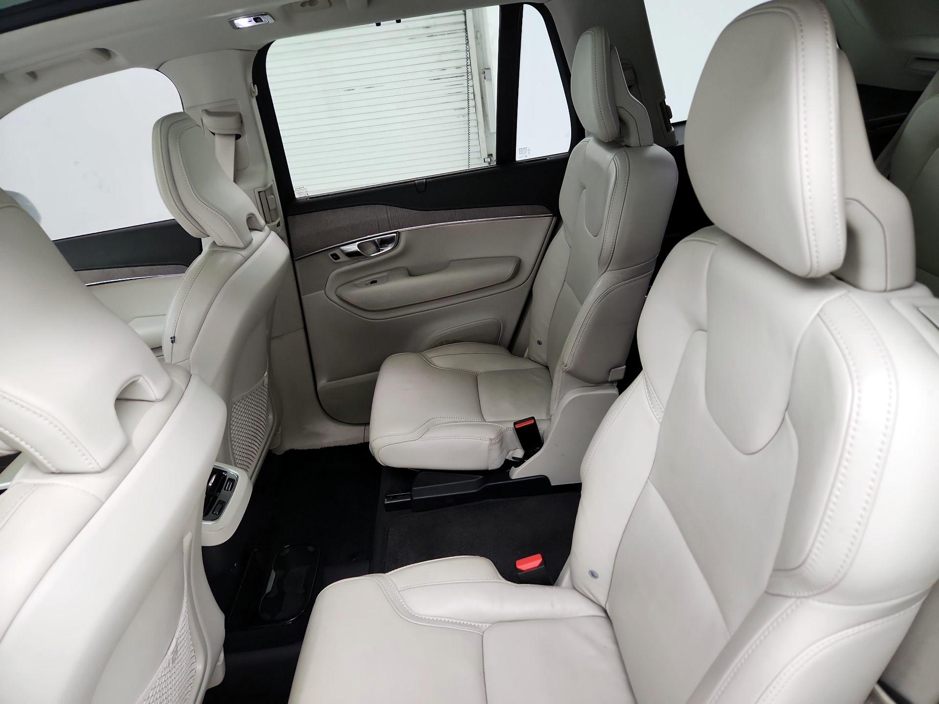 Thumbnail: 2022 Volvo XC90 - 20