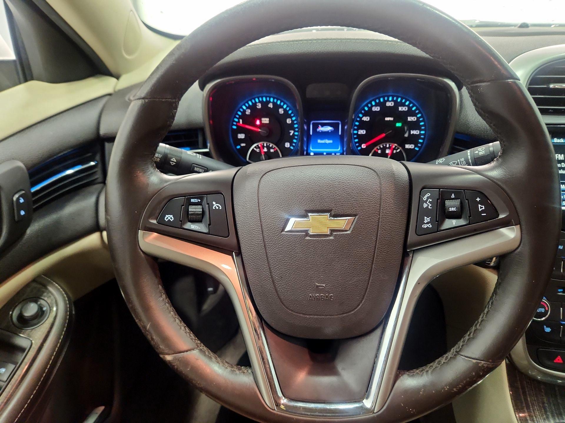 Thumbnail: 2015 Chevrolet Malibu - 10
