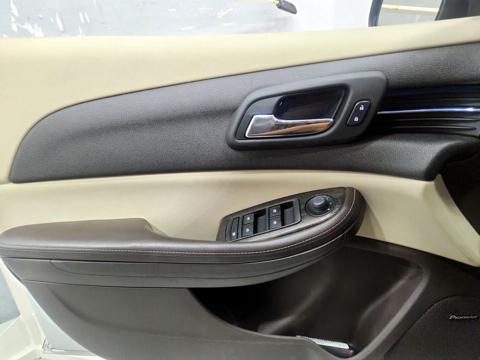 Thumbnail: 2015 Chevrolet Malibu - 12