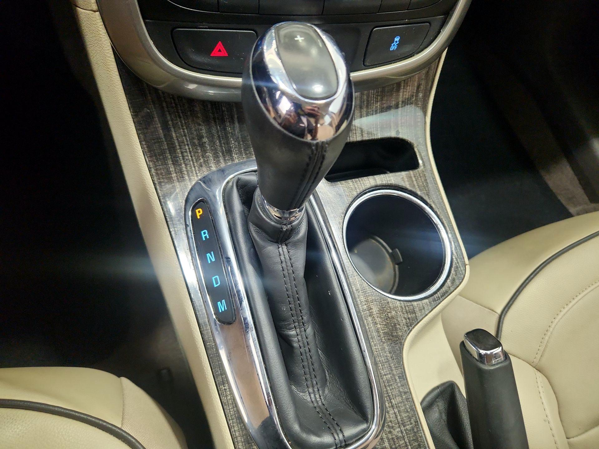 Thumbnail: 2015 Chevrolet Malibu - 17