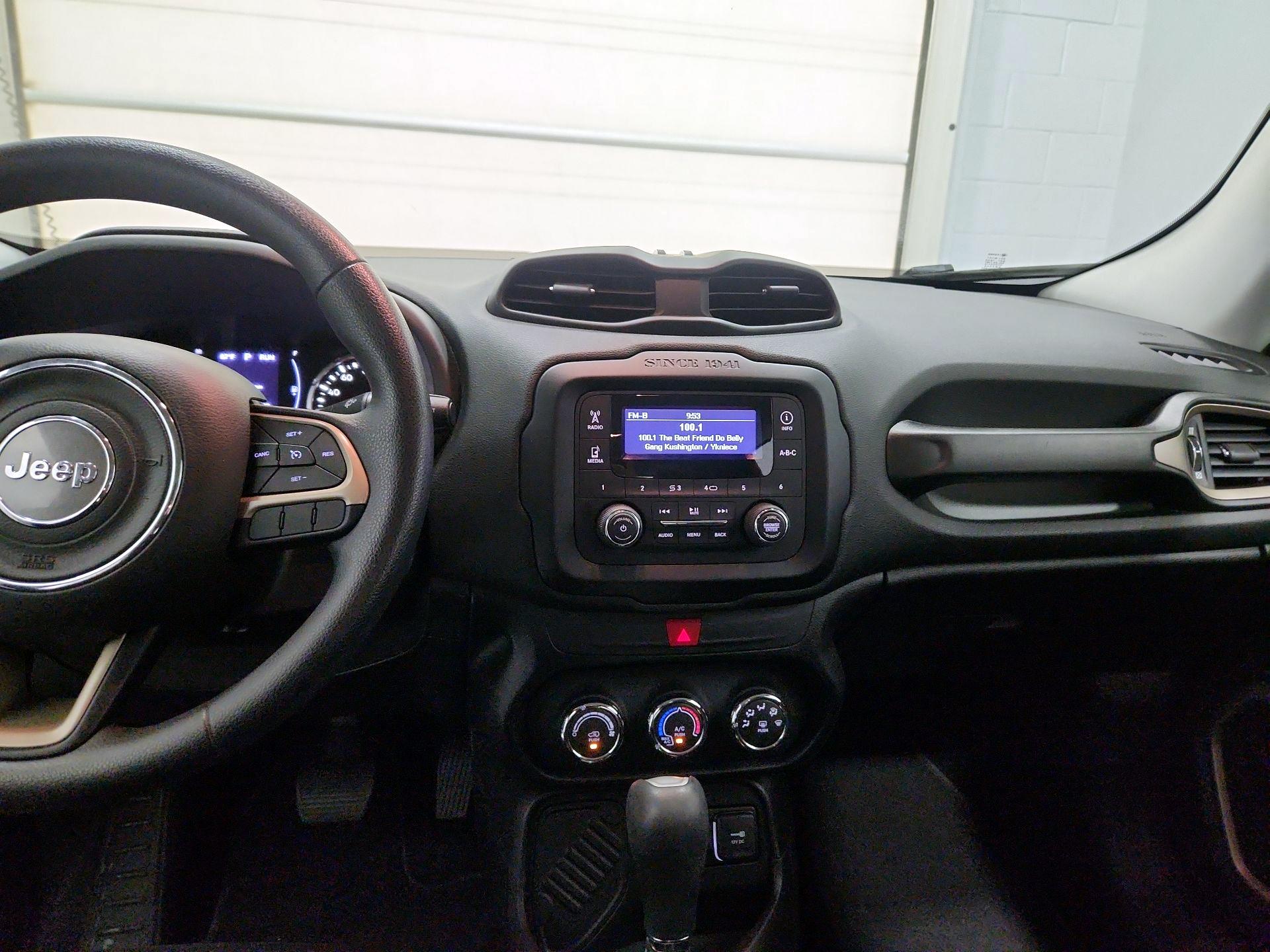 Thumbnail: 2017 Jeep Renegade - 9