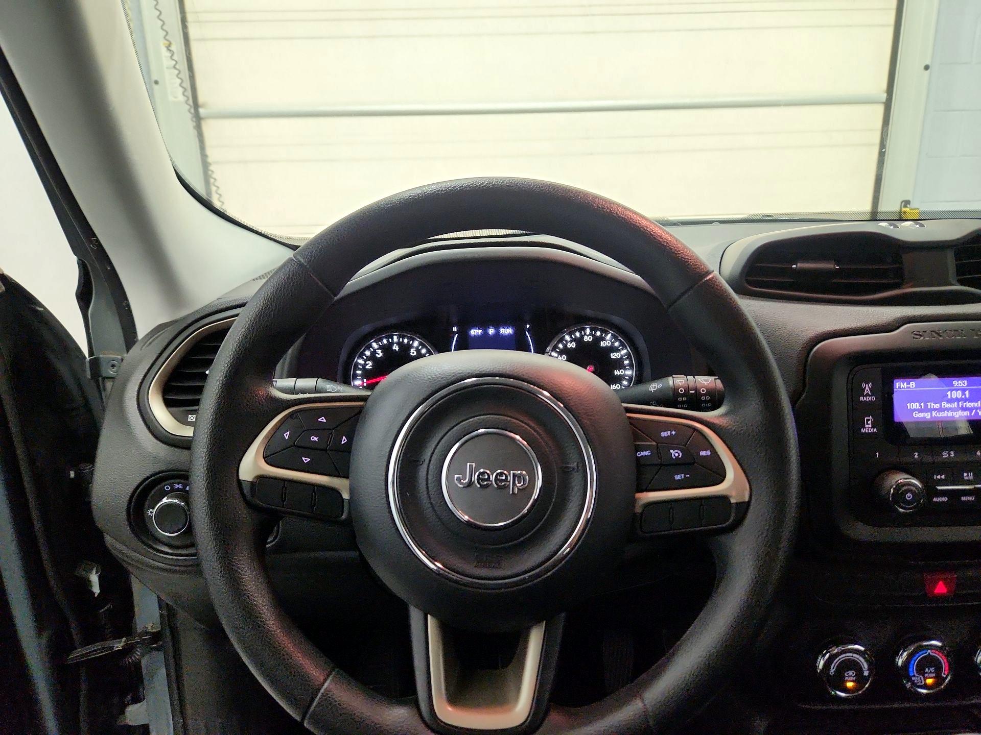 Thumbnail: 2017 Jeep Renegade - 10