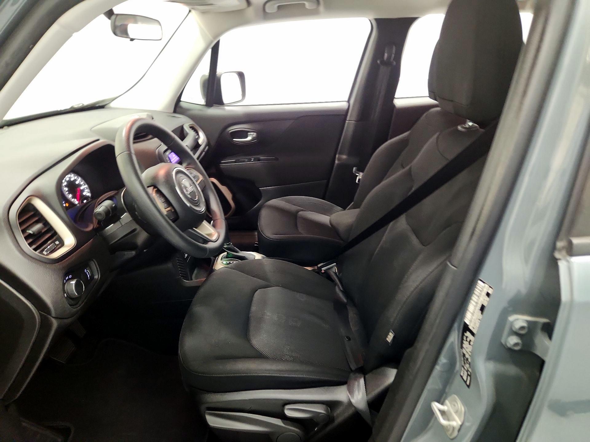 Thumbnail: 2017 Jeep Renegade - 11