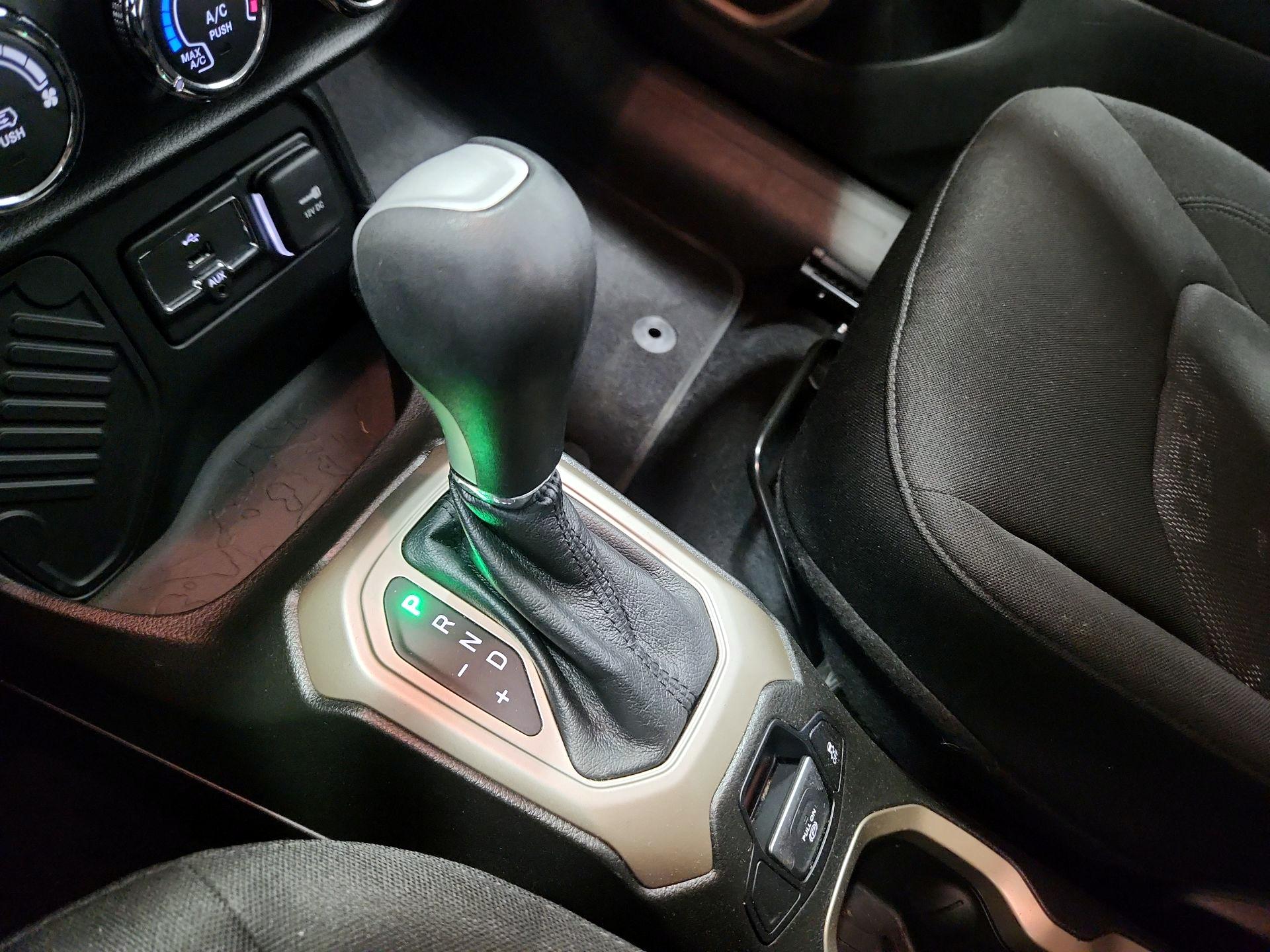 Thumbnail: 2017 Jeep Renegade - 16