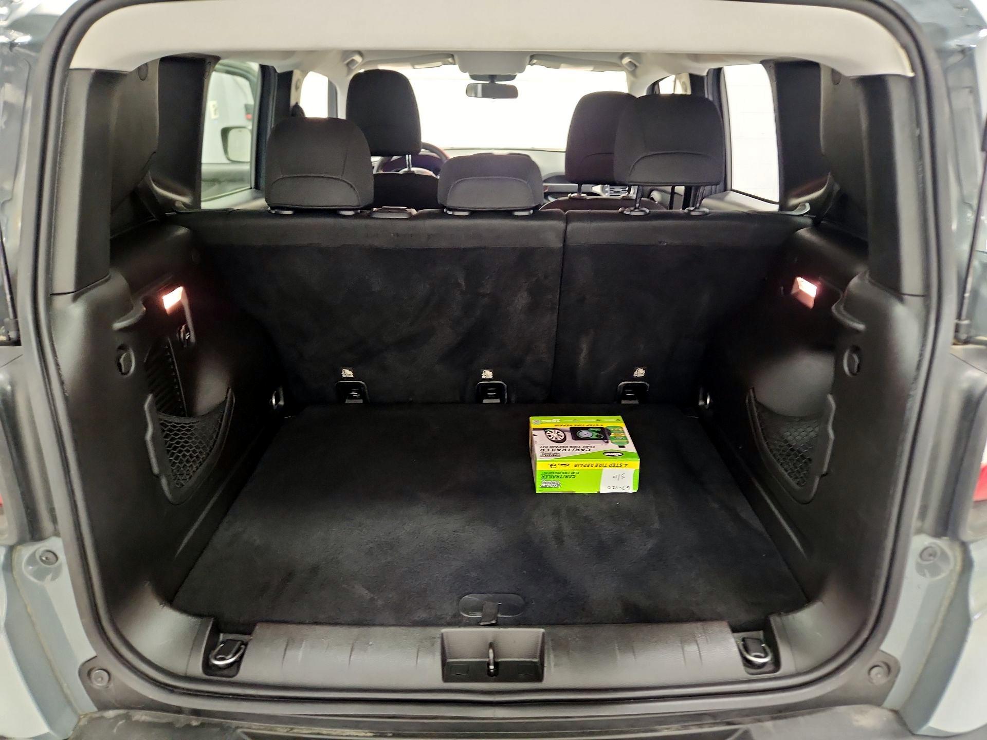 Thumbnail: 2017 Jeep Renegade - 19