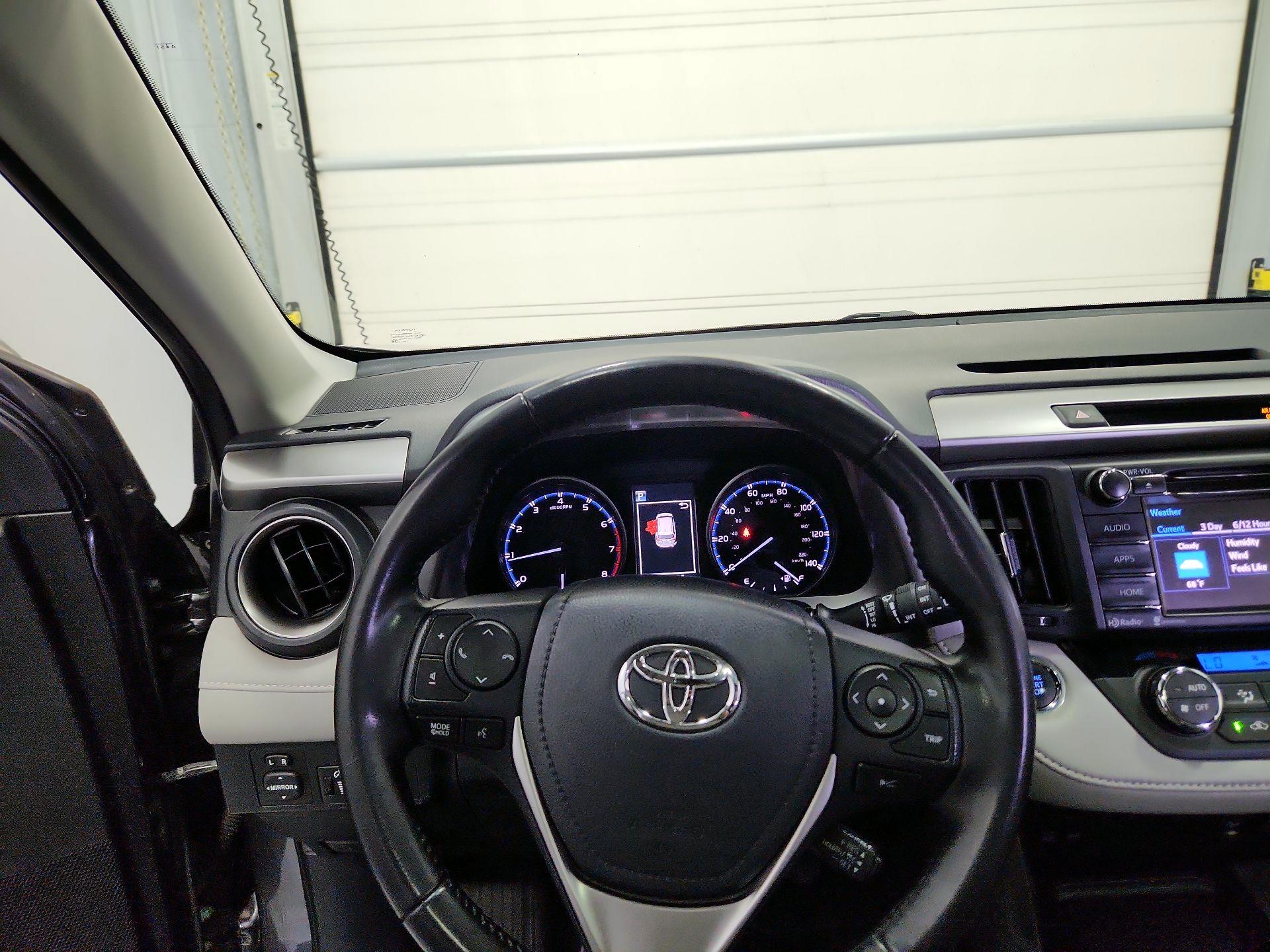Thumbnail: 2018 Toyota RAV4 - 10