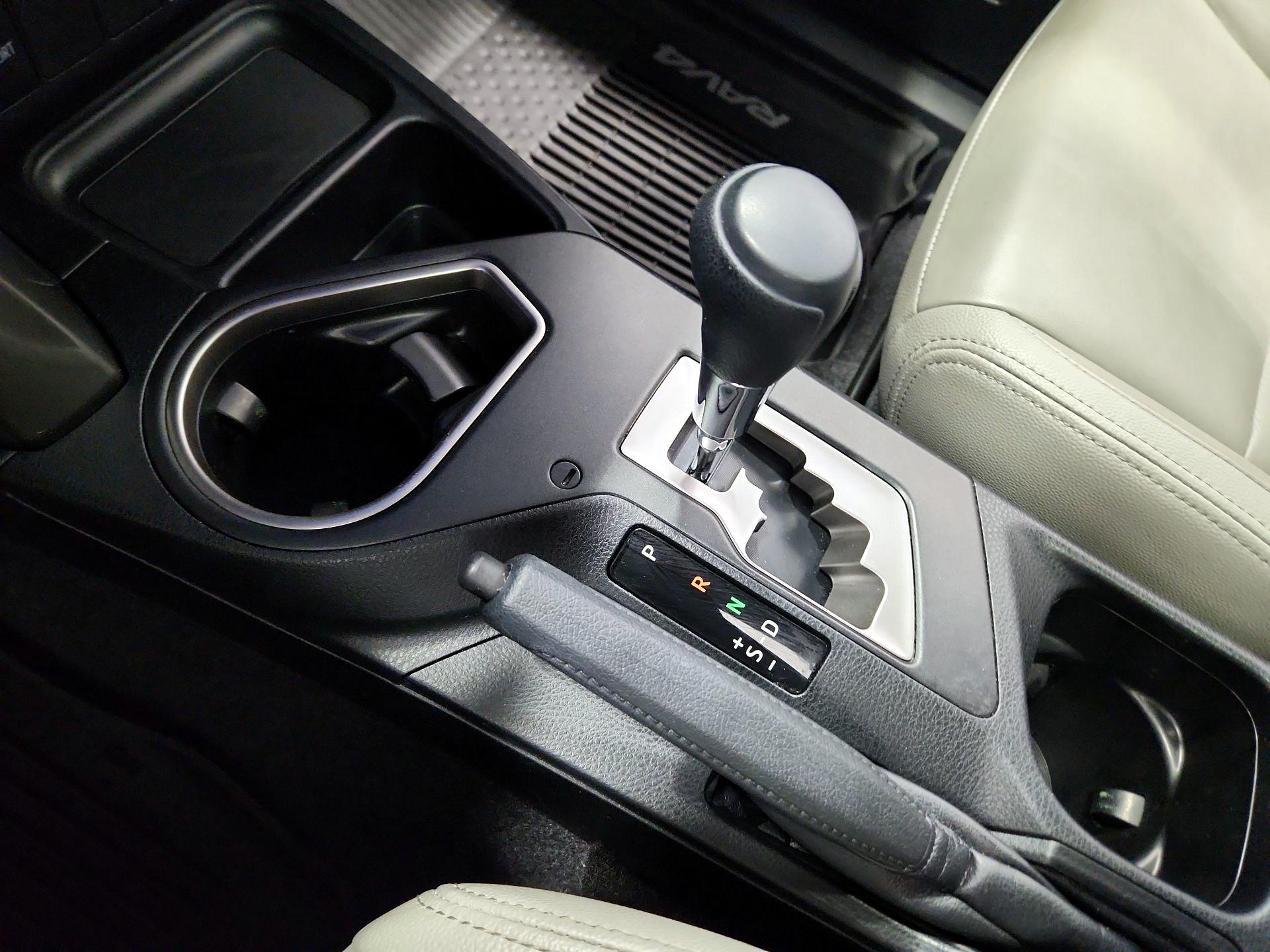 Thumbnail: 2018 Toyota RAV4 - 17