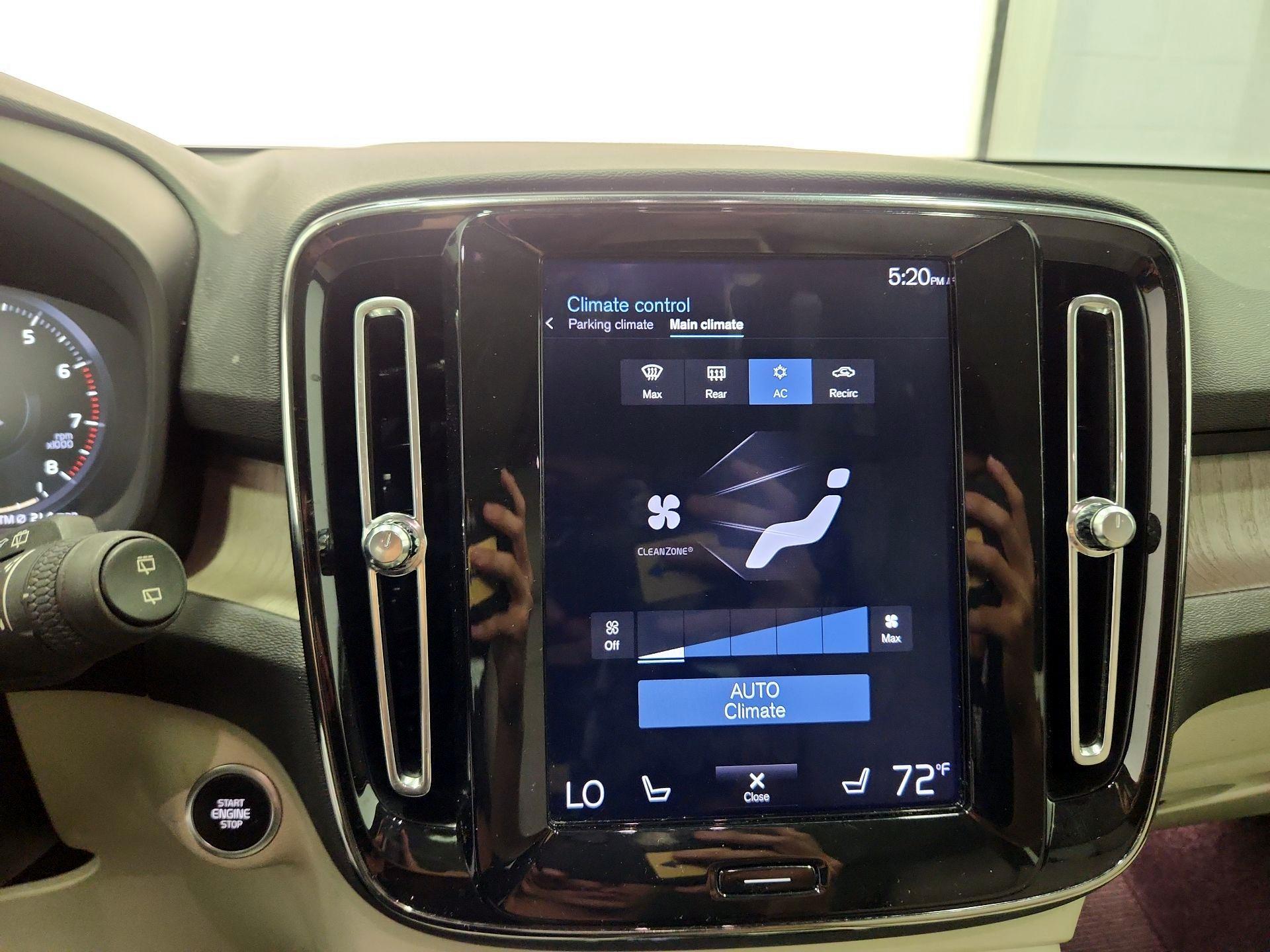 Thumbnail: 2020 Volvo XC40 - 16
