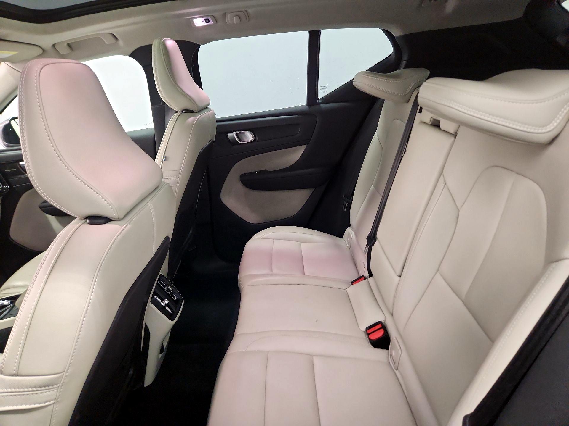 Thumbnail: 2020 Volvo XC40 - 20