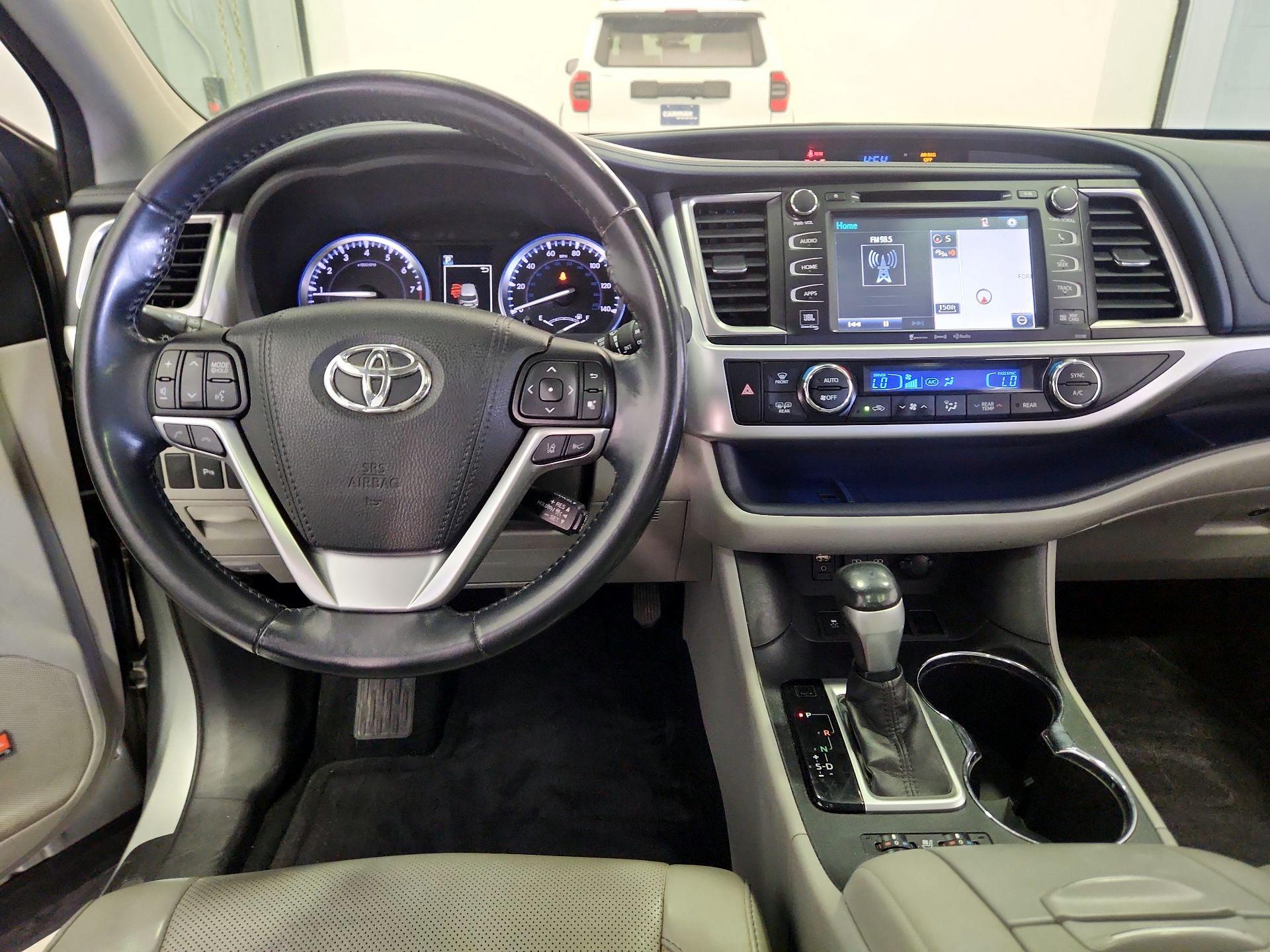 Thumbnail: 2017 Toyota Highlander - 9