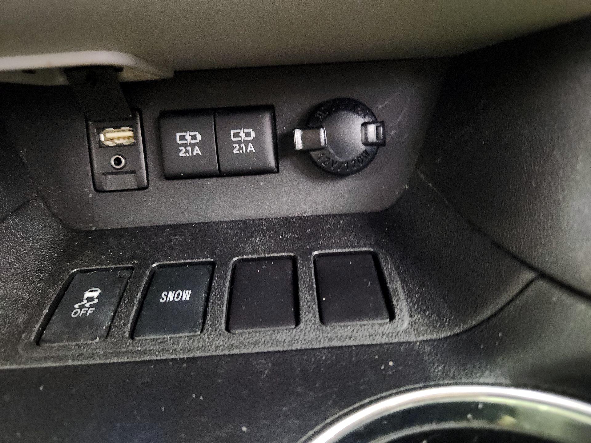 Thumbnail: 2017 Toyota Highlander - 18