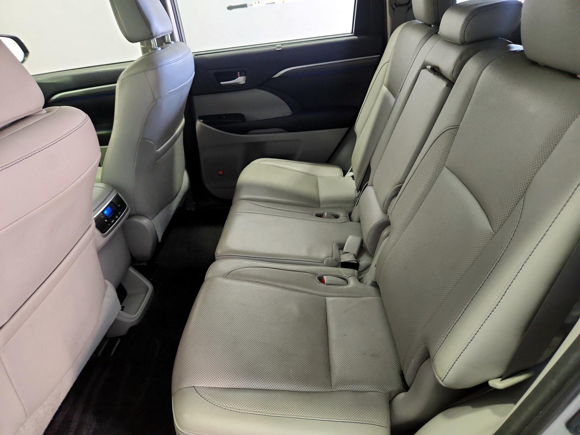 Thumbnail: 2017 Toyota Highlander - 20