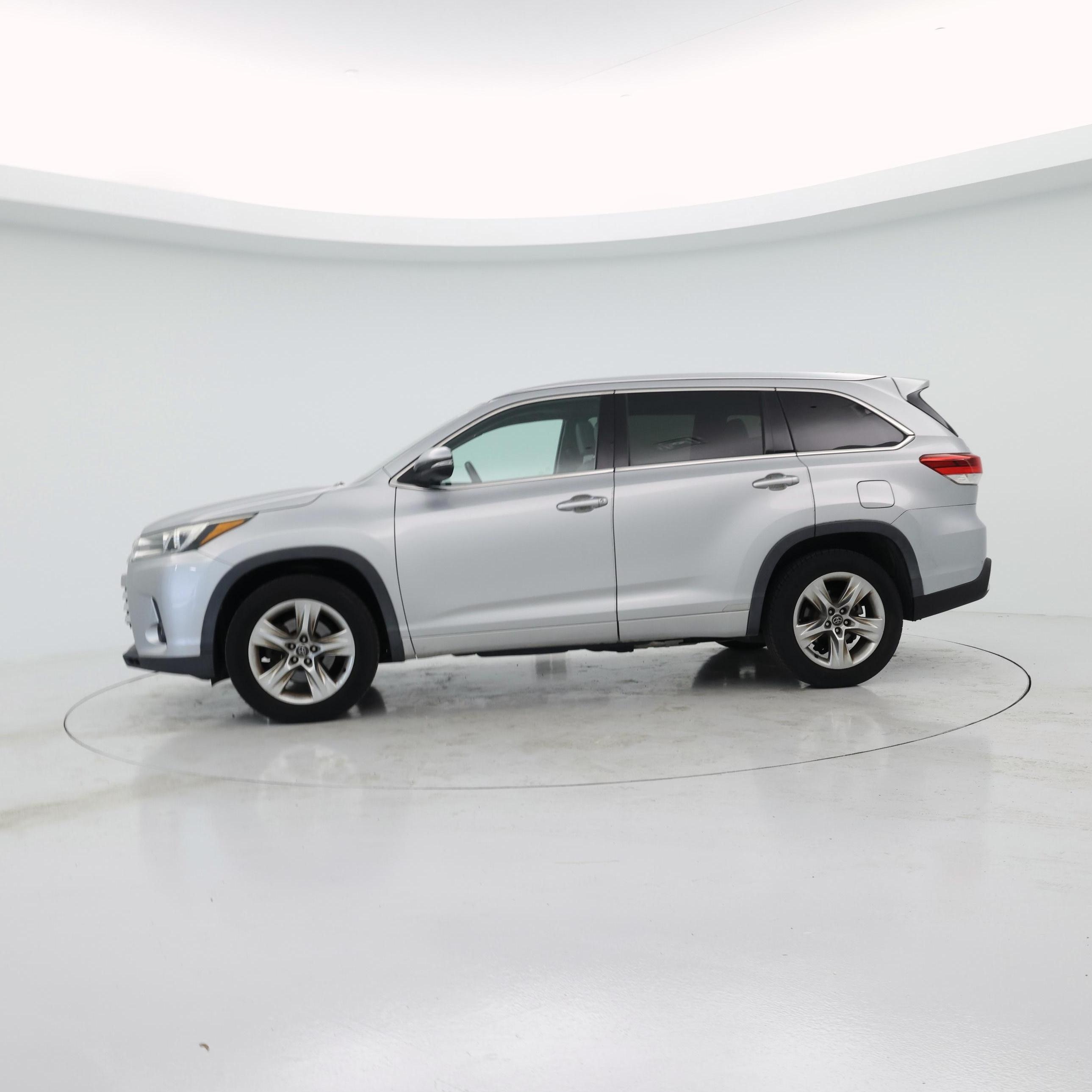 Thumbnail: 2017 Toyota Highlander - 3