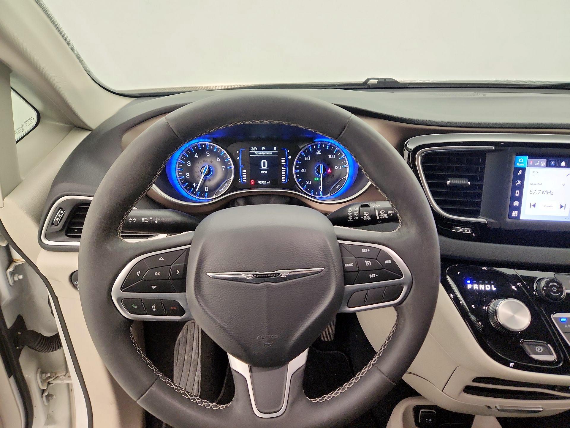 Thumbnail: 2023 Chrysler Voyager - 10