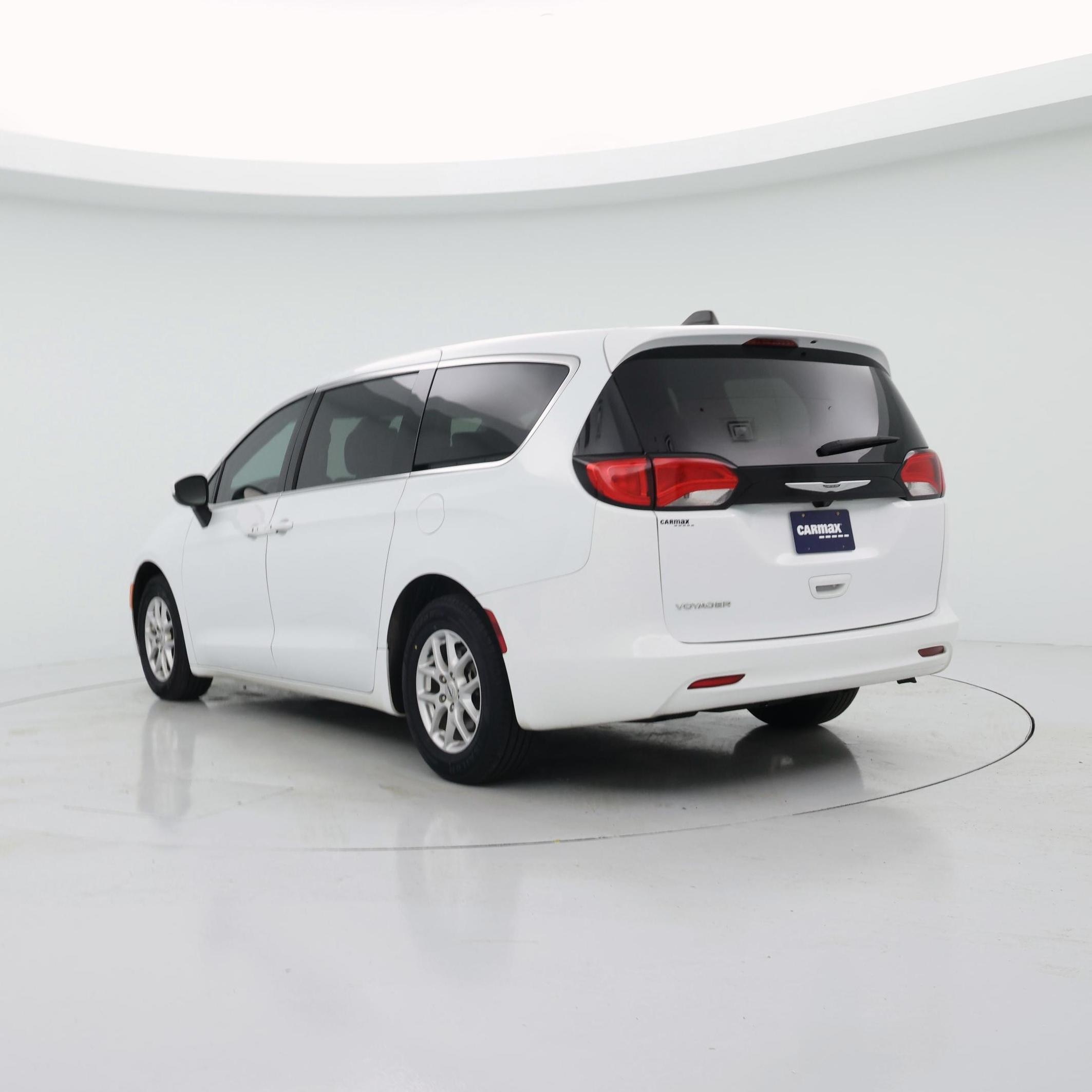 Thumbnail: 2023 Chrysler Voyager - 2