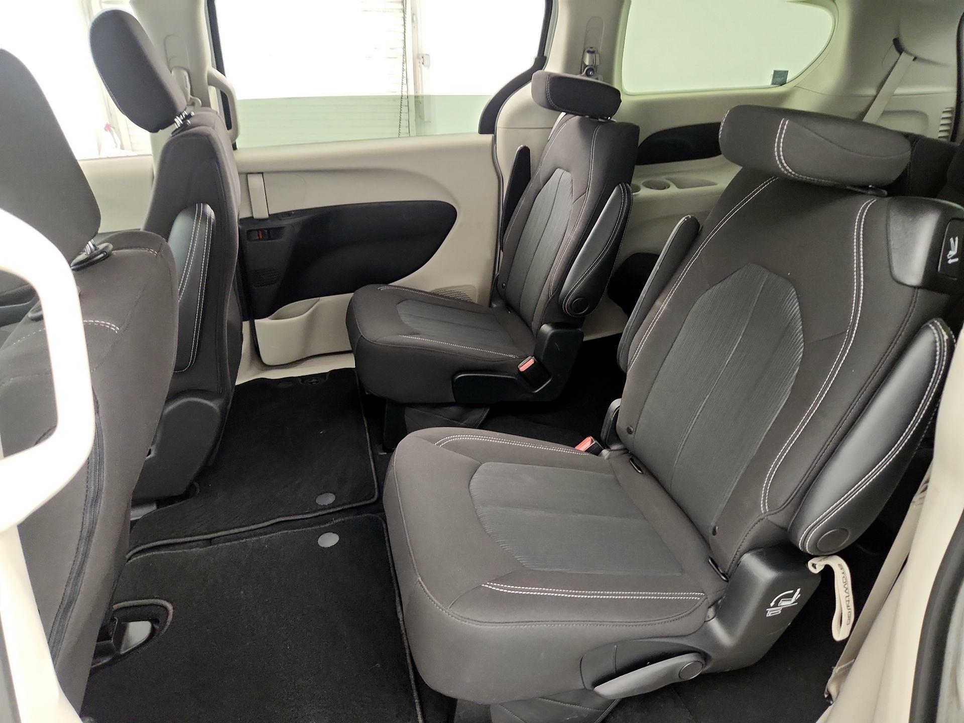 Thumbnail: 2023 Chrysler Voyager - 19