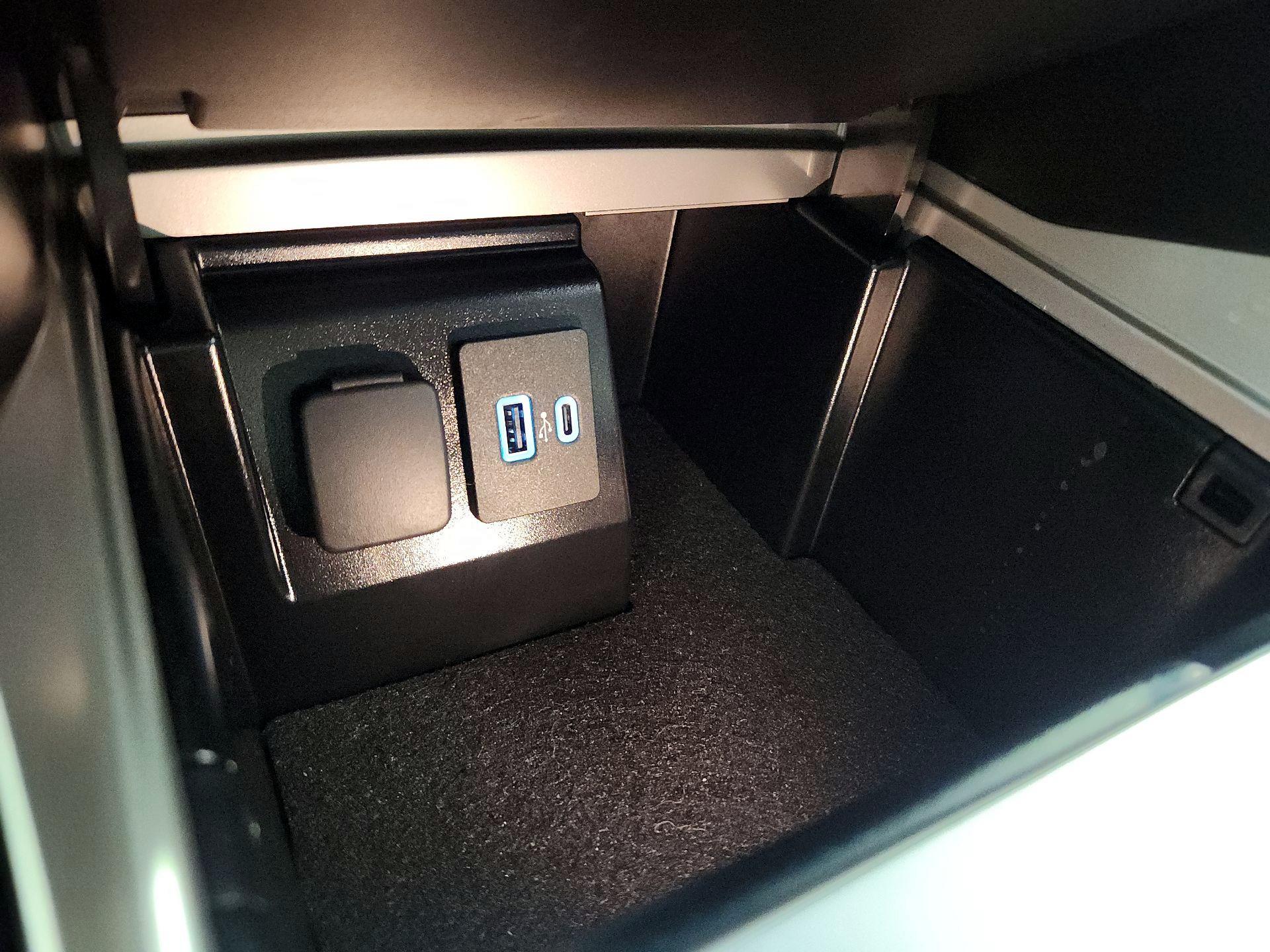 Thumbnail: 2022 Ford Explorer - 18