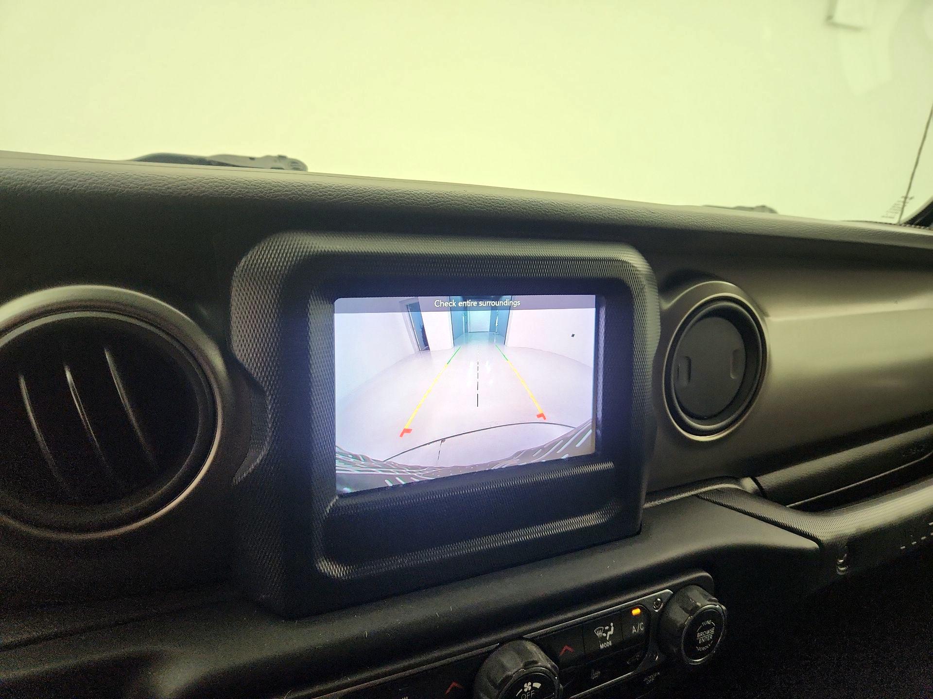 Thumbnail: 2021 Jeep Wrangler - 14