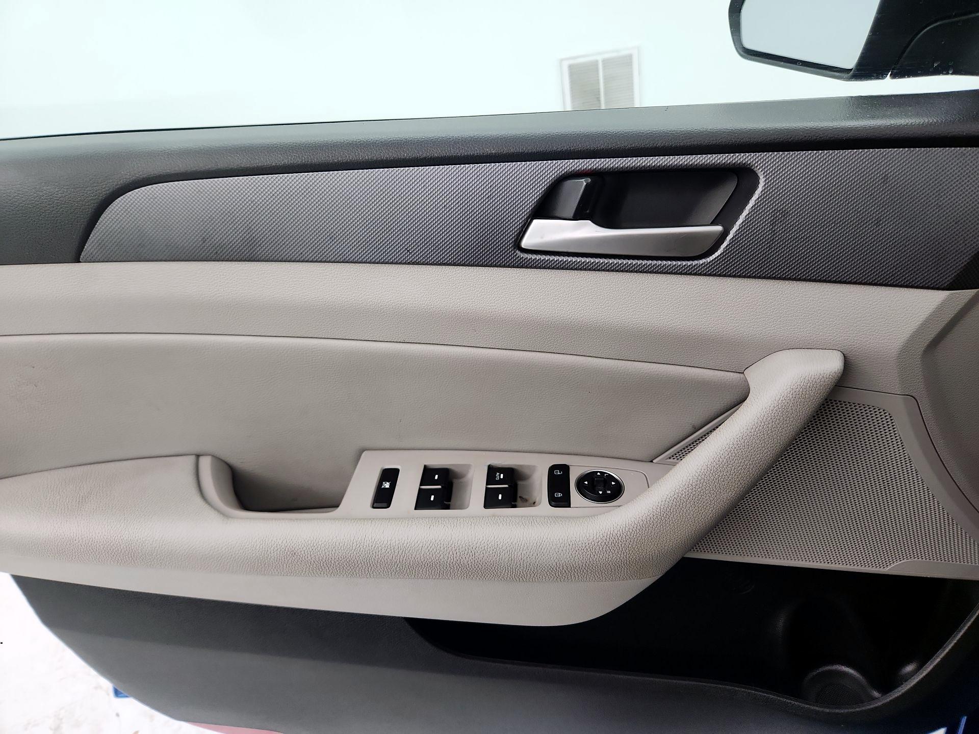 Thumbnail: 2018 Hyundai Sonata - 10