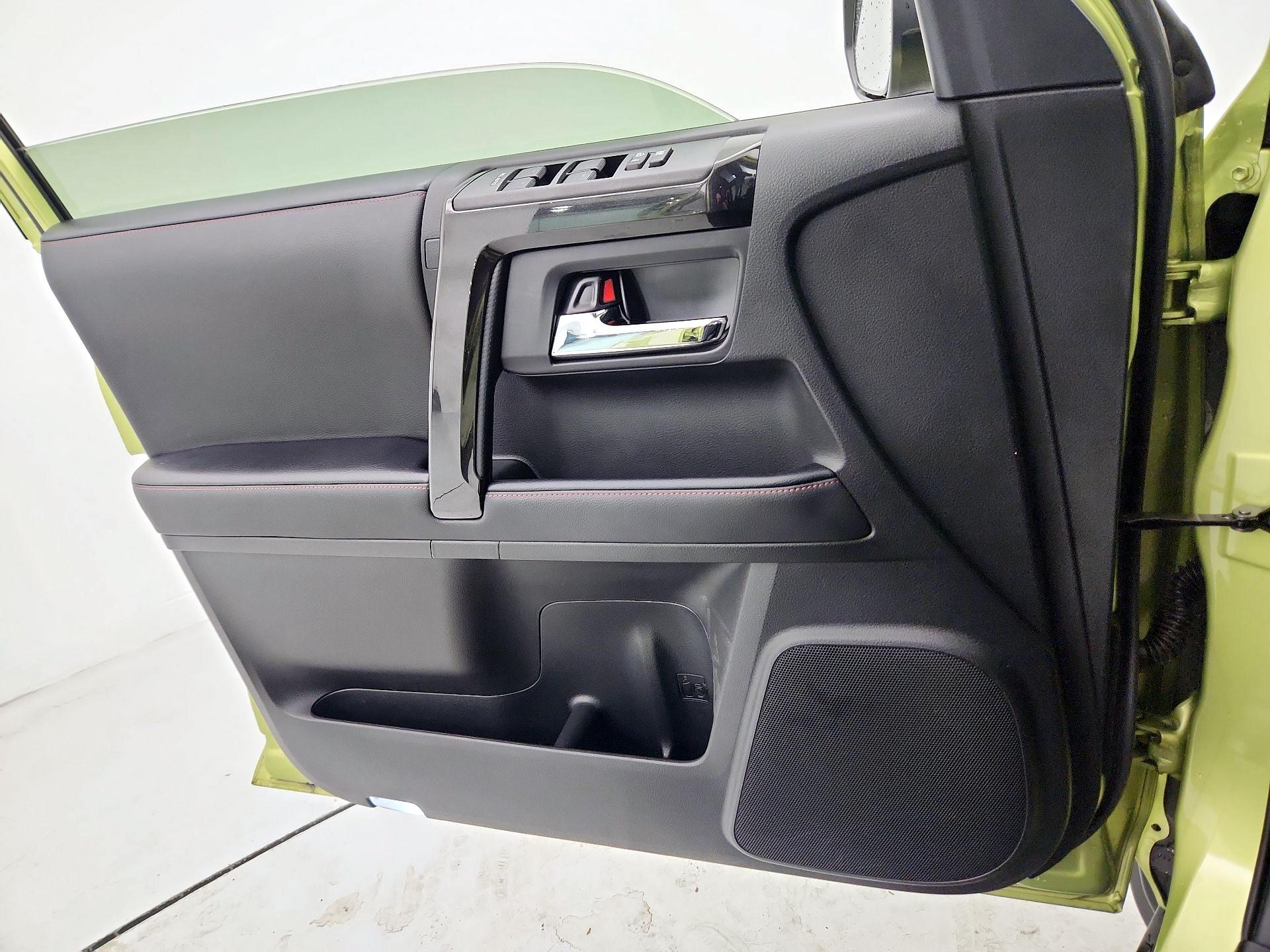 Thumbnail: 2022 Toyota 4Runner - 12