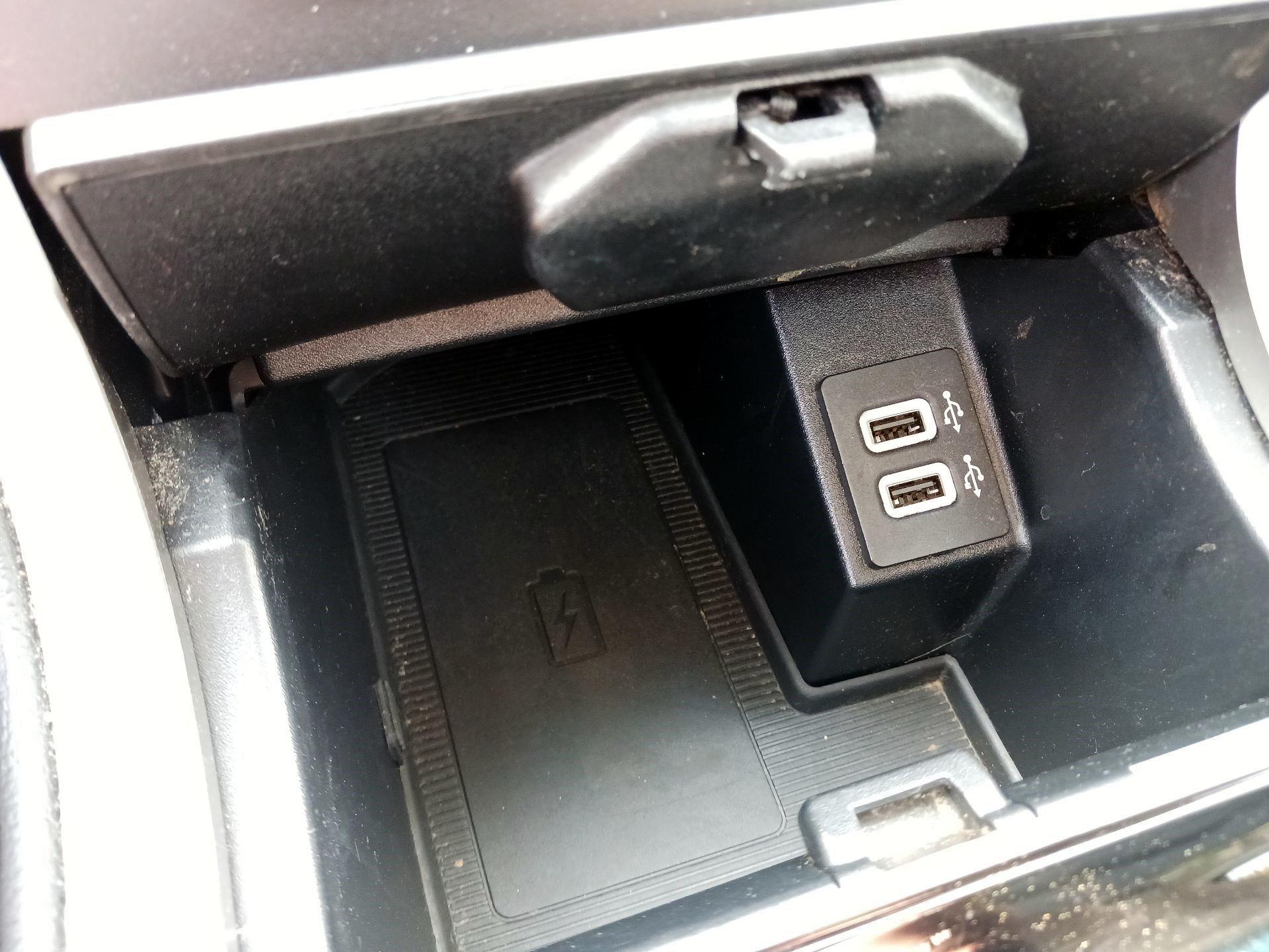 Thumbnail: 2019 Ford Edge - 16