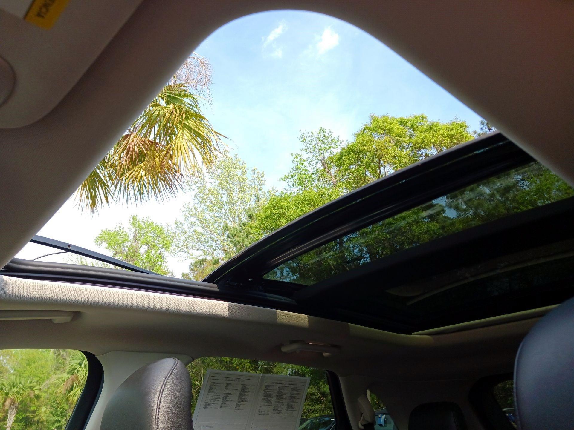 Thumbnail: 2019 Ford Edge - 17