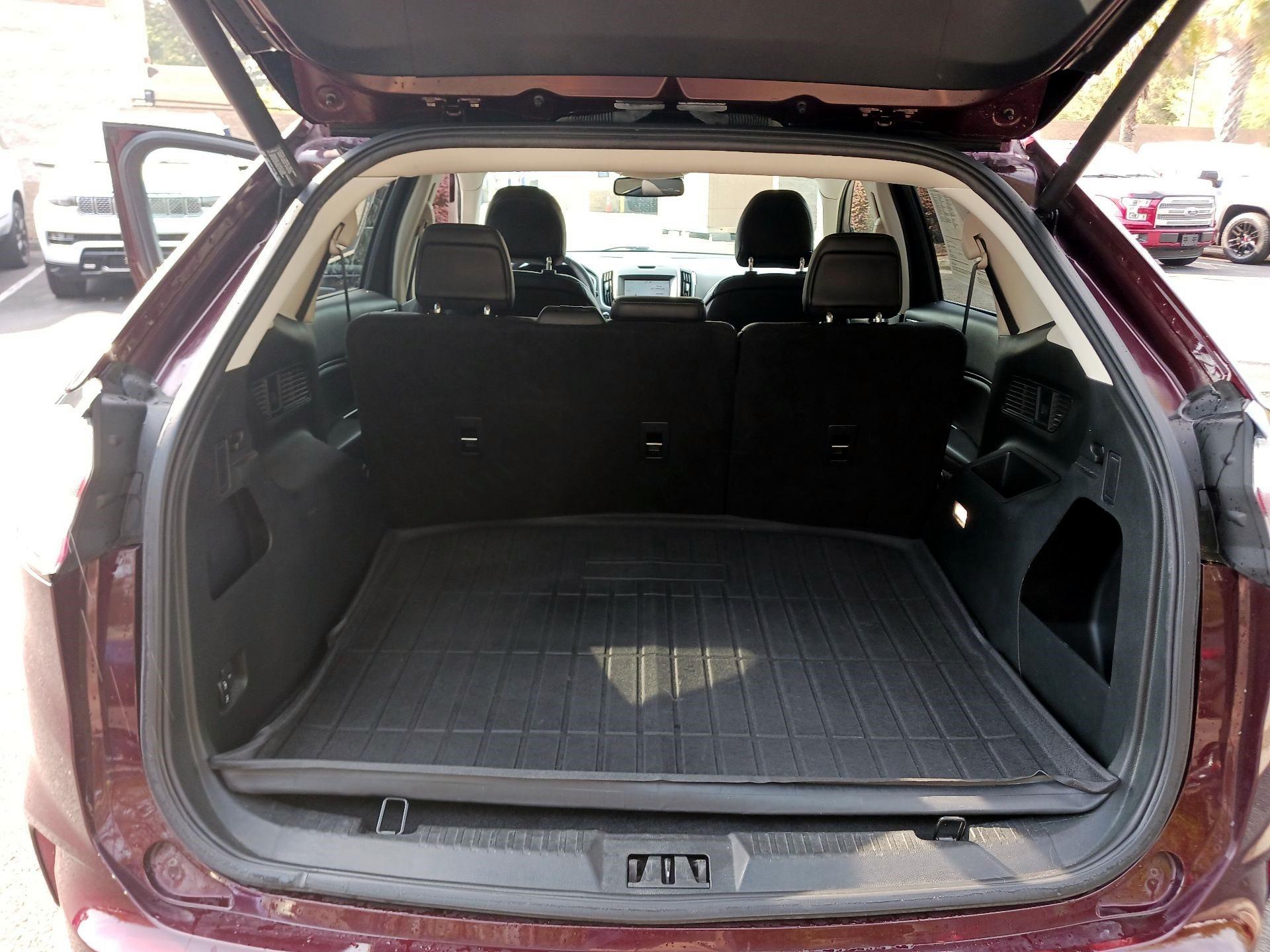 Thumbnail: 2019 Ford Edge - 19