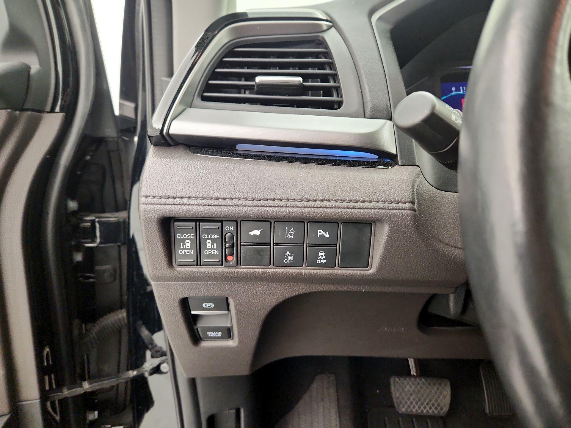 Thumbnail: 2019 Honda Odyssey - 13