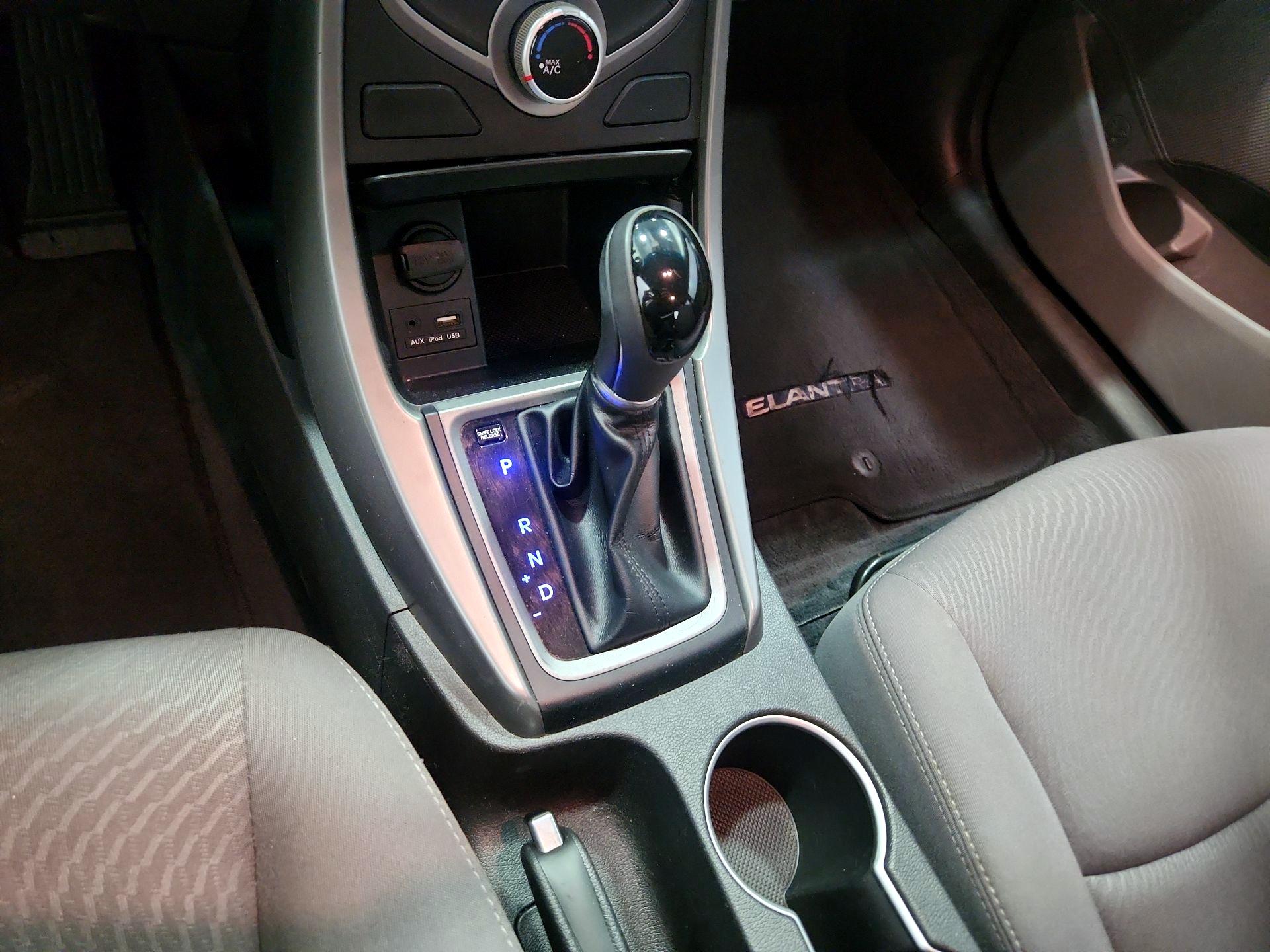 Thumbnail: 2015 Hyundai Elantra - 17