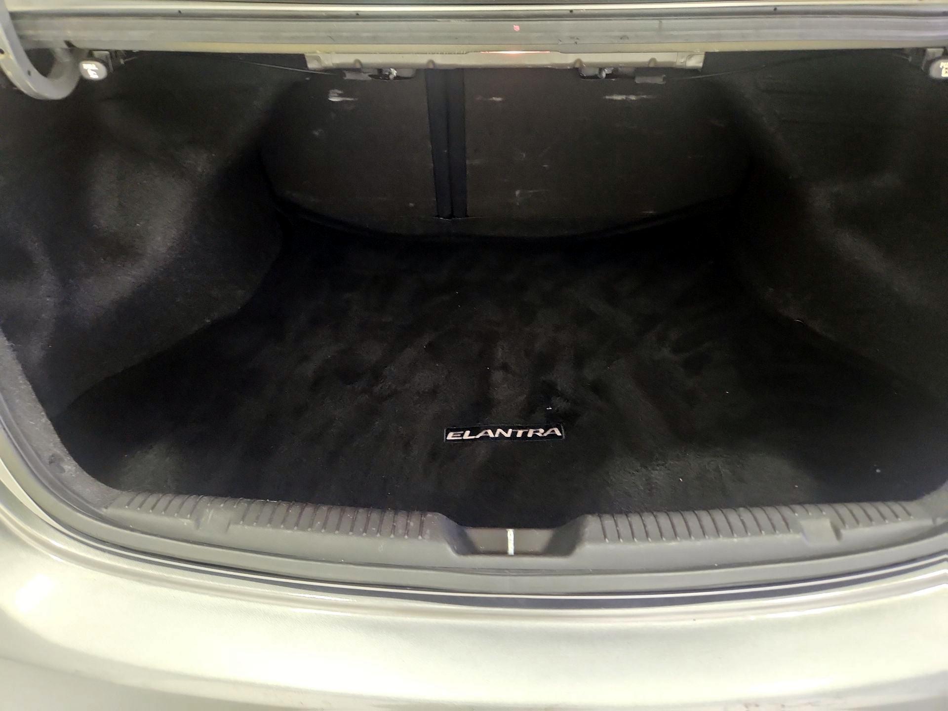 Thumbnail: 2015 Hyundai Elantra - 20