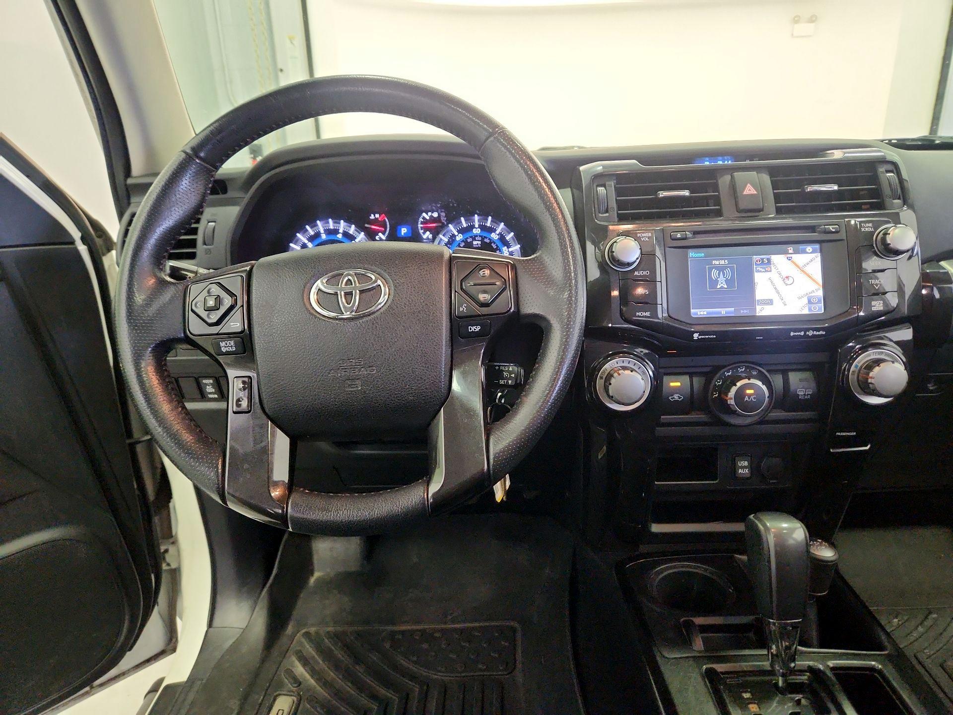 Thumbnail: 2016 Toyota 4Runner - 9