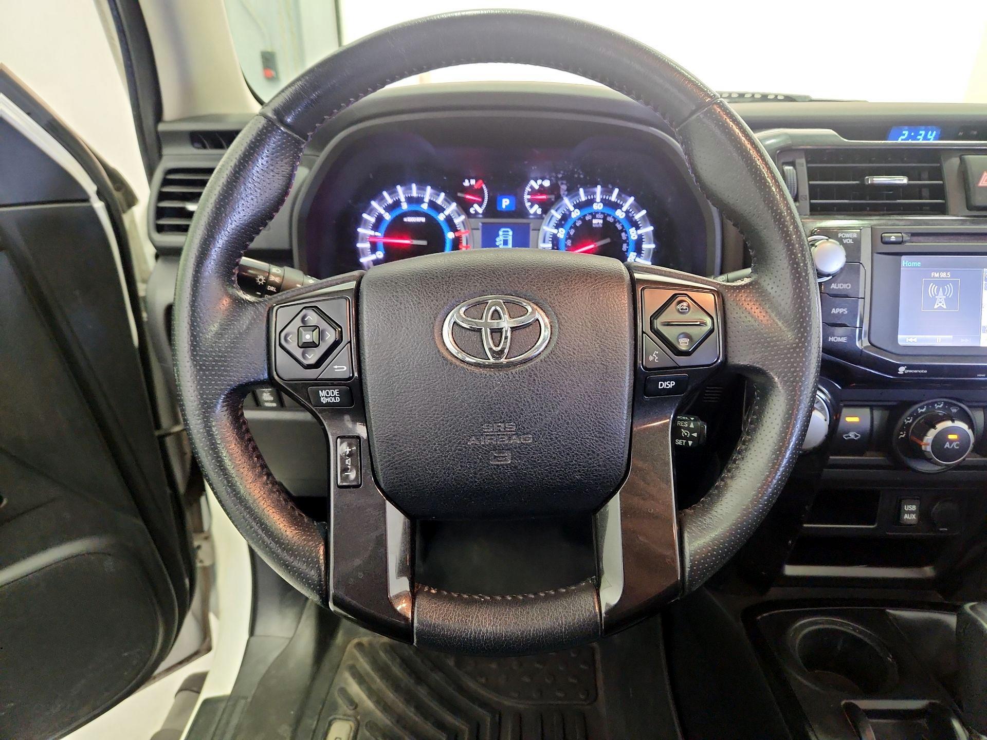 Thumbnail: 2016 Toyota 4Runner - 10